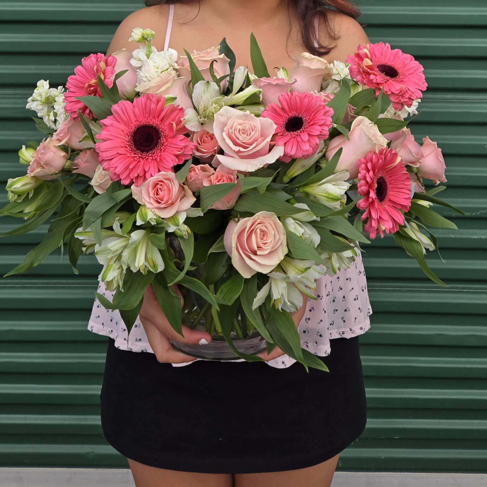 Todo nuestro trabajo esta hecho con mucho amor para ti. Cada arreglo, photo 2 of 2