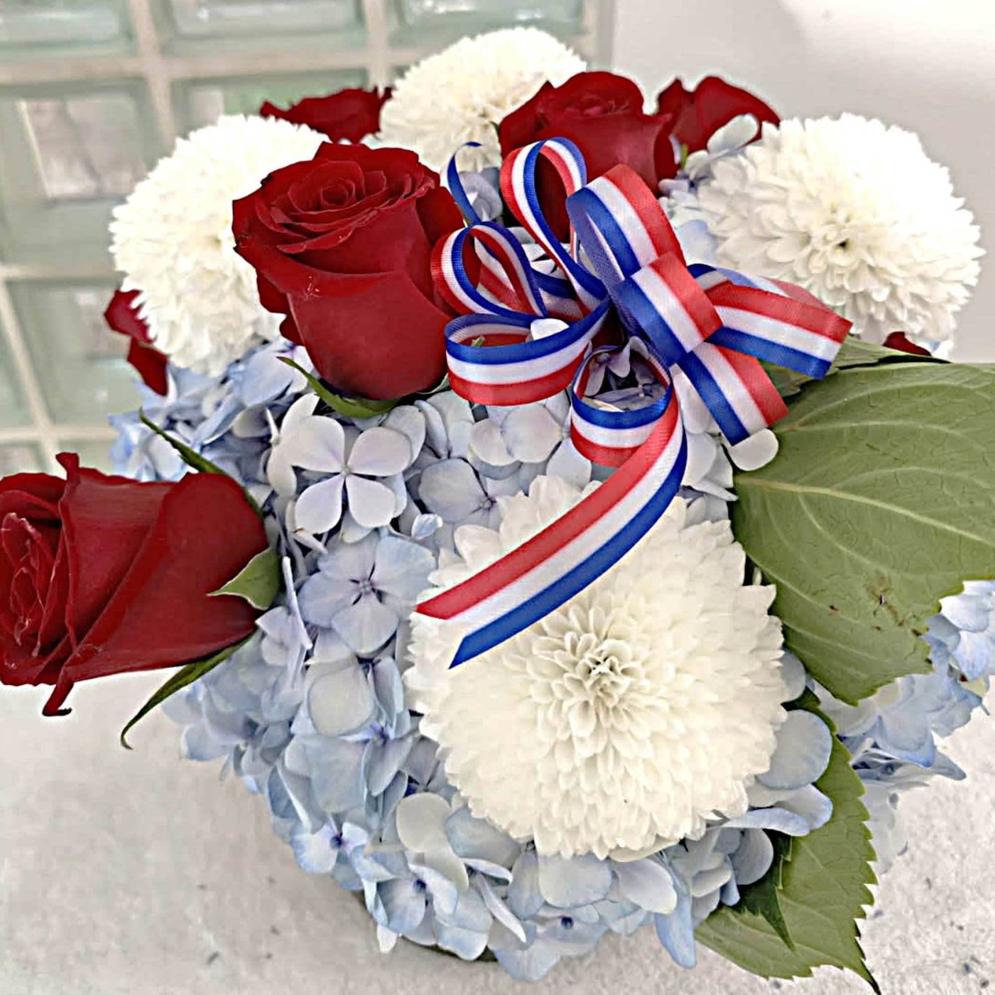 A floral equivalent of Red, White and Blue.   Perfect for