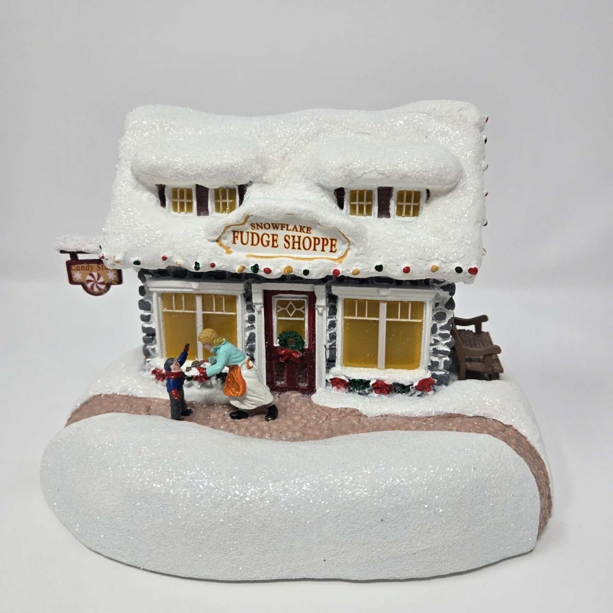 Thomas Kinkade &ldquo;Fudge Shop Christmas&rdquo; Centerpiece &ndash; Floral Concepts Houston

Celebrate the season, photo 2 of 2