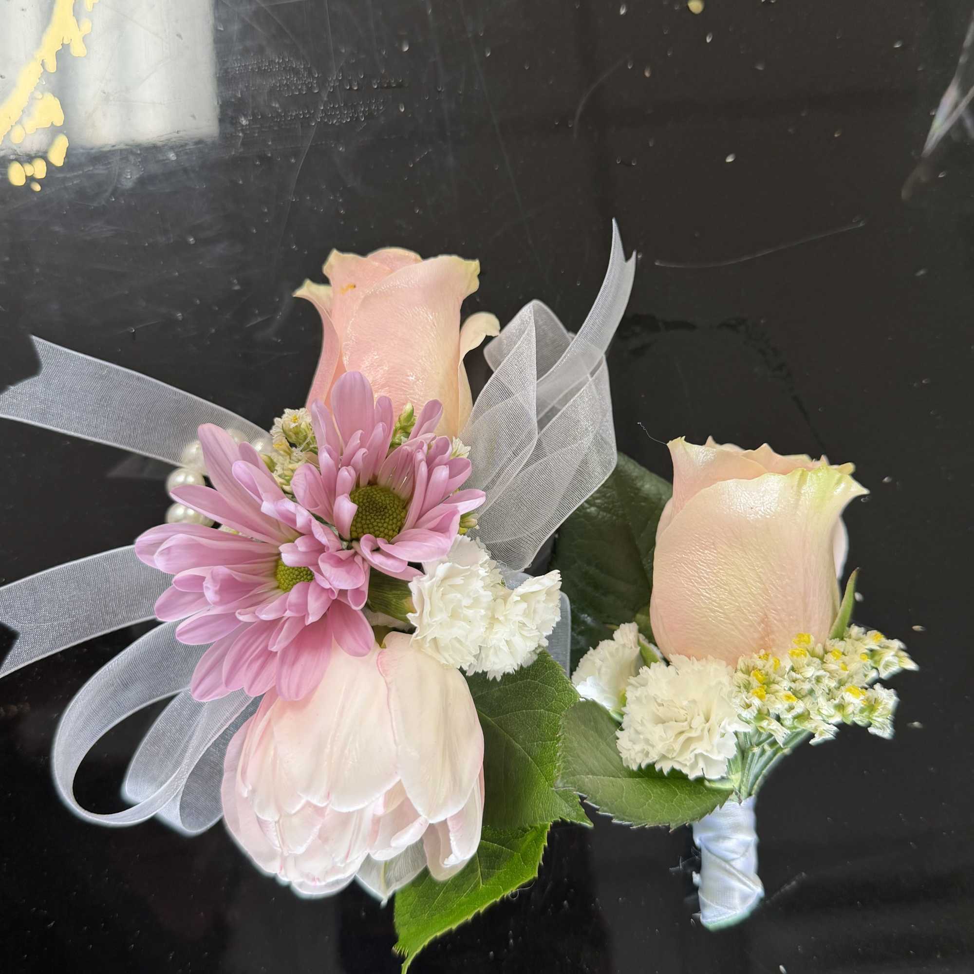 Pale pink and peach roses paired with lavender-pink daisies make these wearable, photo 2 of 2