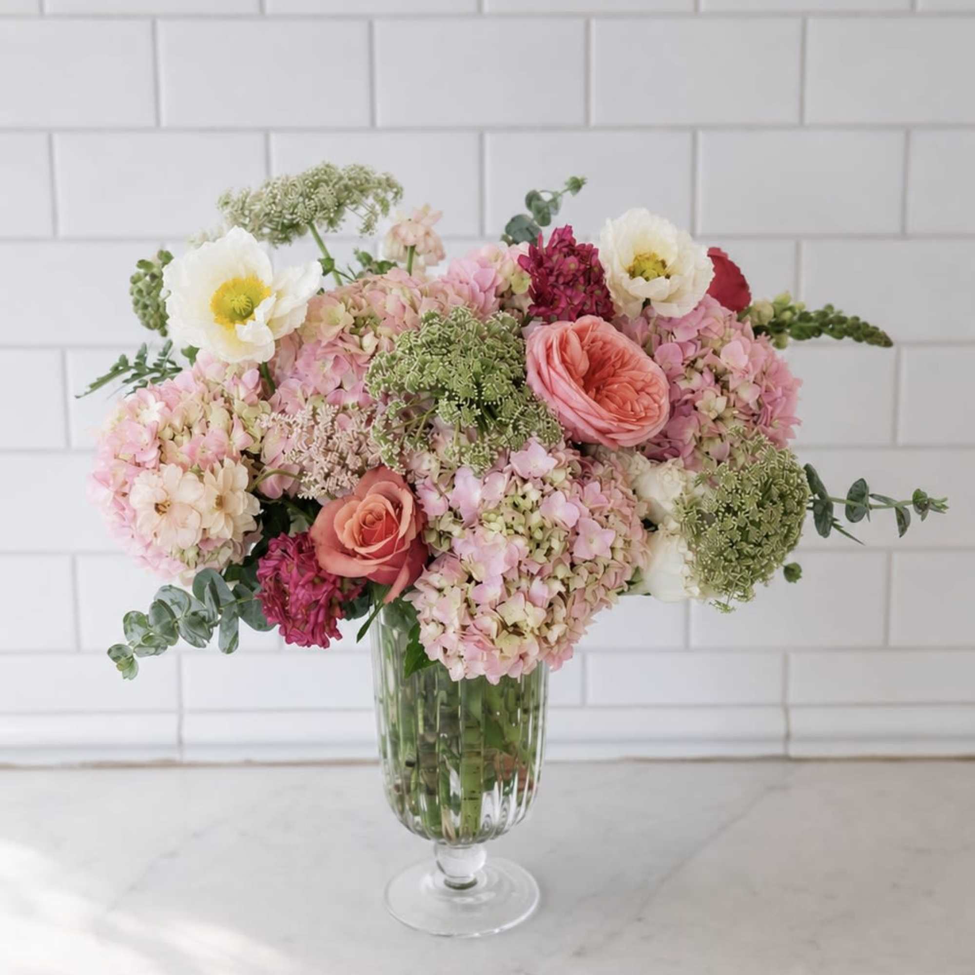Meet Savannah&rsquo;s Sweetheart&mdash;designed to charm at first glance. Creamy roses and blush-kissed