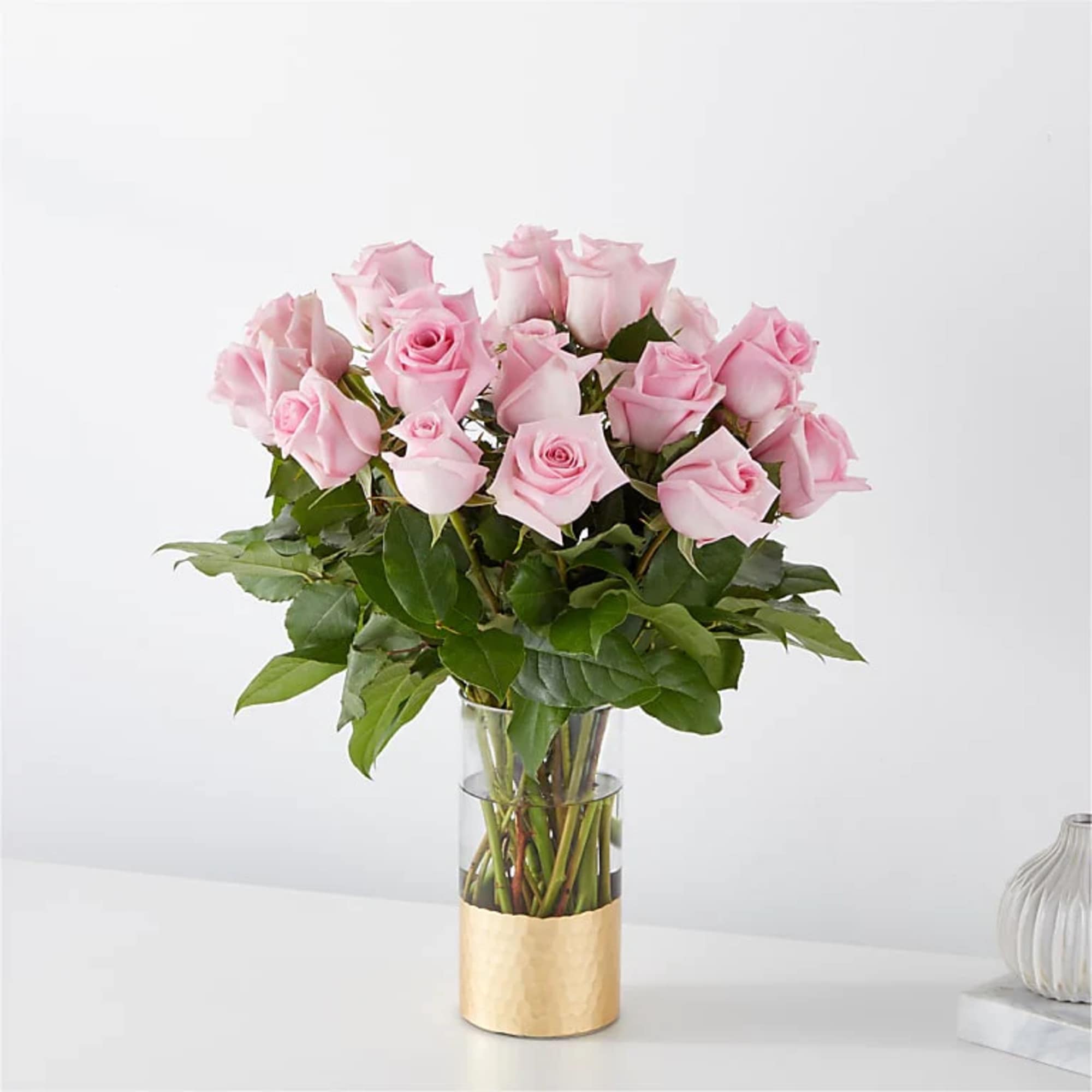 18 Pink Roses Deluxe
All Occasion
Crystal Clear Glass Vessel

Place your Order Online Monday