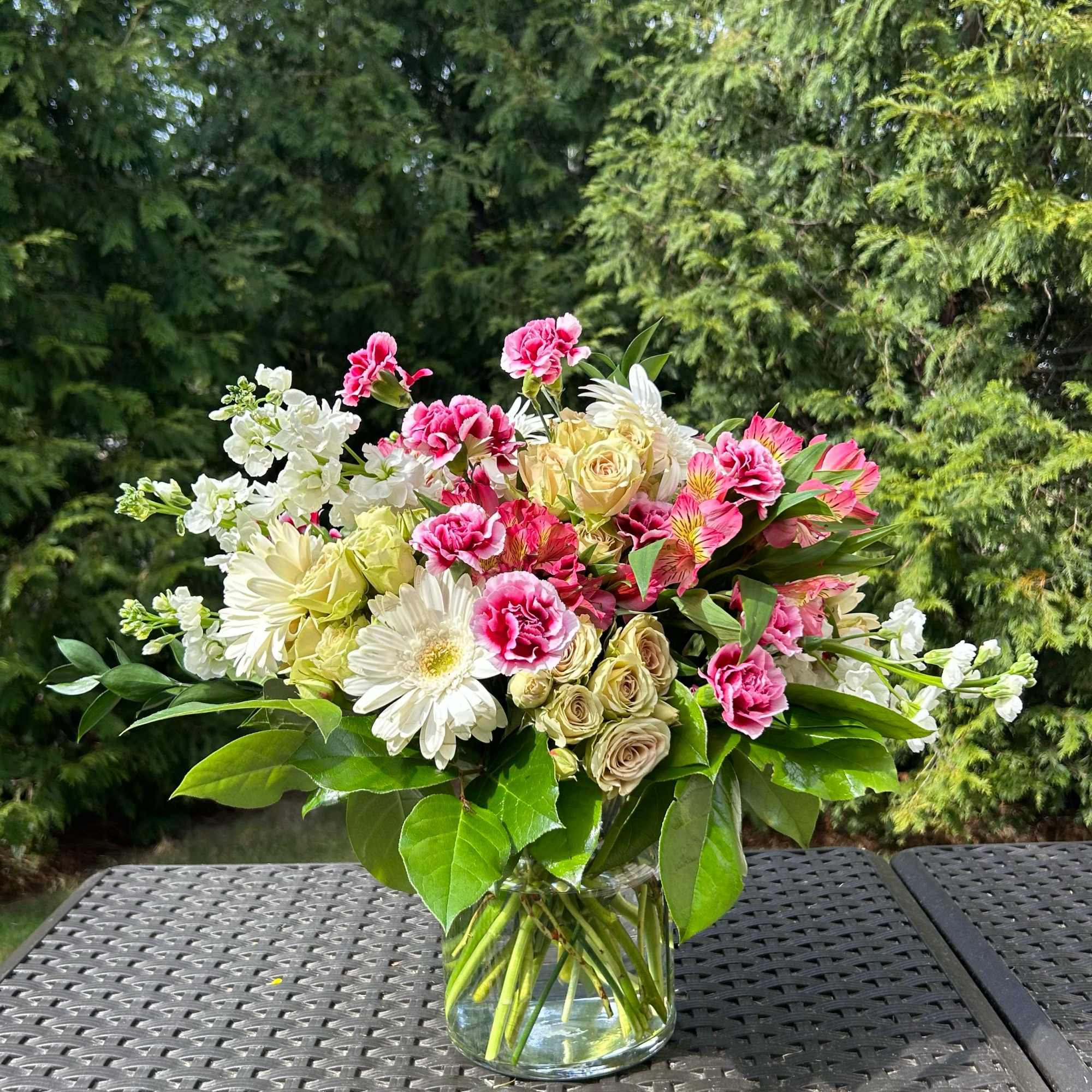 Real flowers, real luxury. Whether it's for a birthday, a thank you
