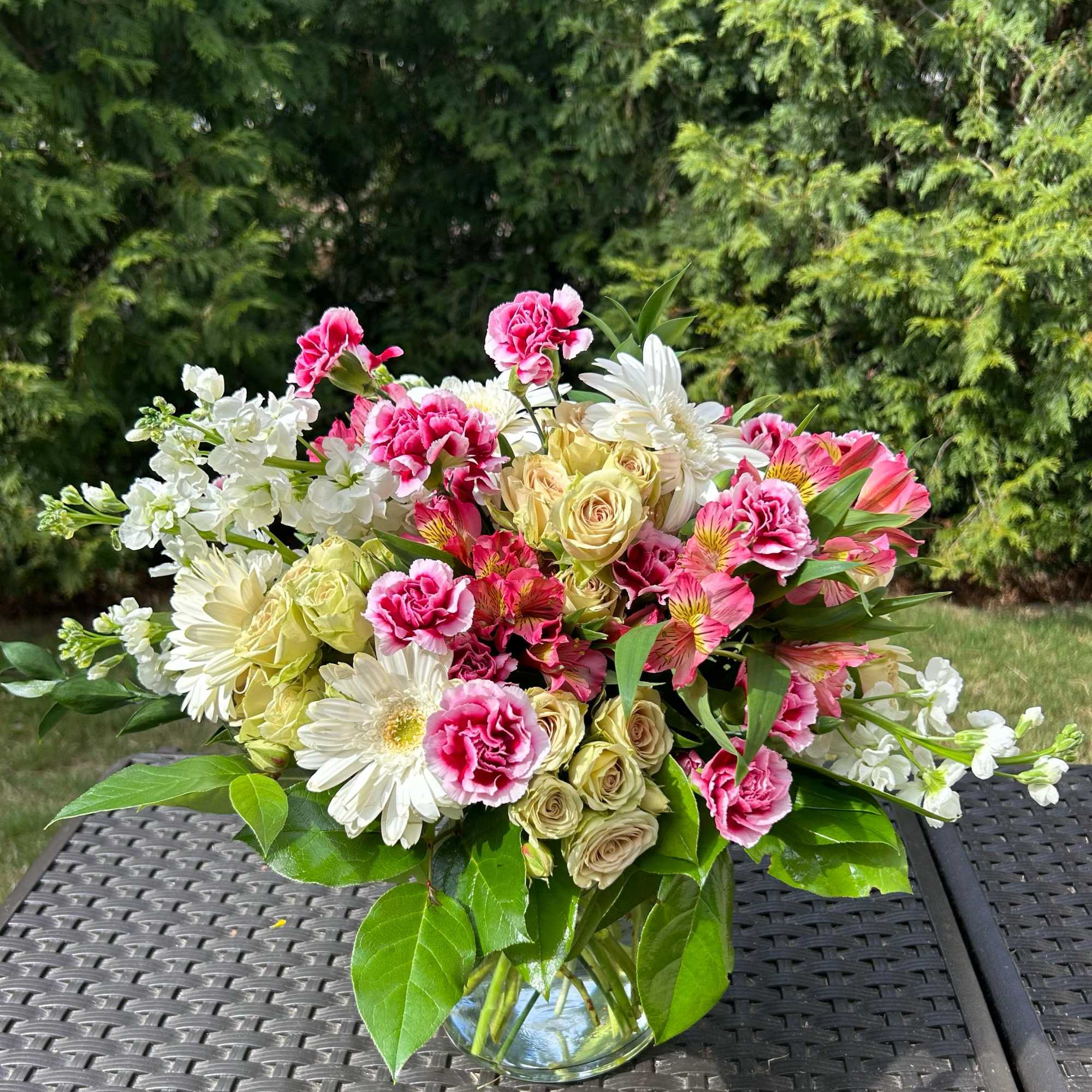 Real flowers, real luxury. Whether it's for a birthday, a thank you, photo 2 of 3