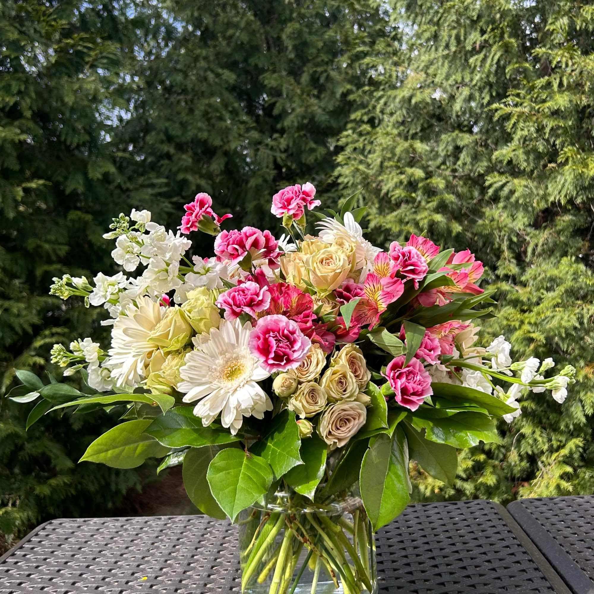 Real flowers, real luxury. Whether it's for a birthday, a thank you, photo 3 of 3