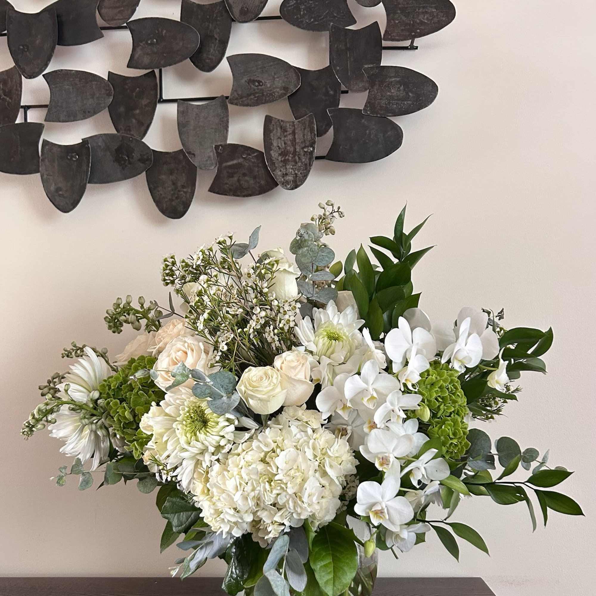 Fresh flowers that speak for you!
From sweet surprises to meaningful moments, this