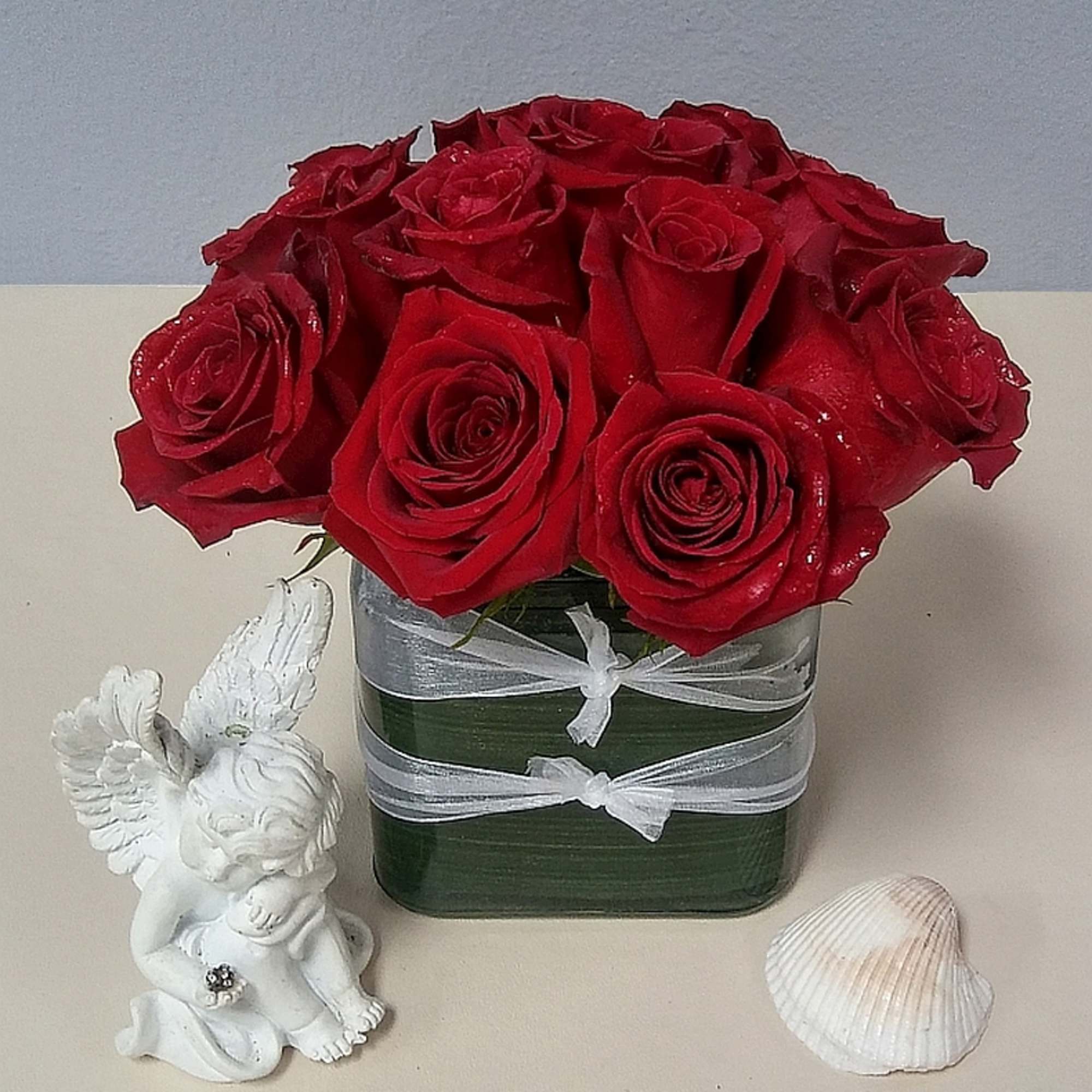 This bold yet tasteful bouquet is the perfect size for any desk.