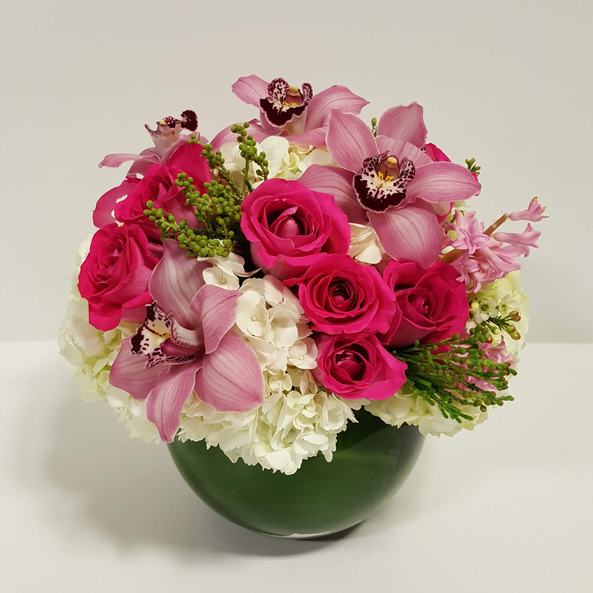 fish bowl vase with some nice white hydrangeas combined with lovely pink, photo 2 of 2