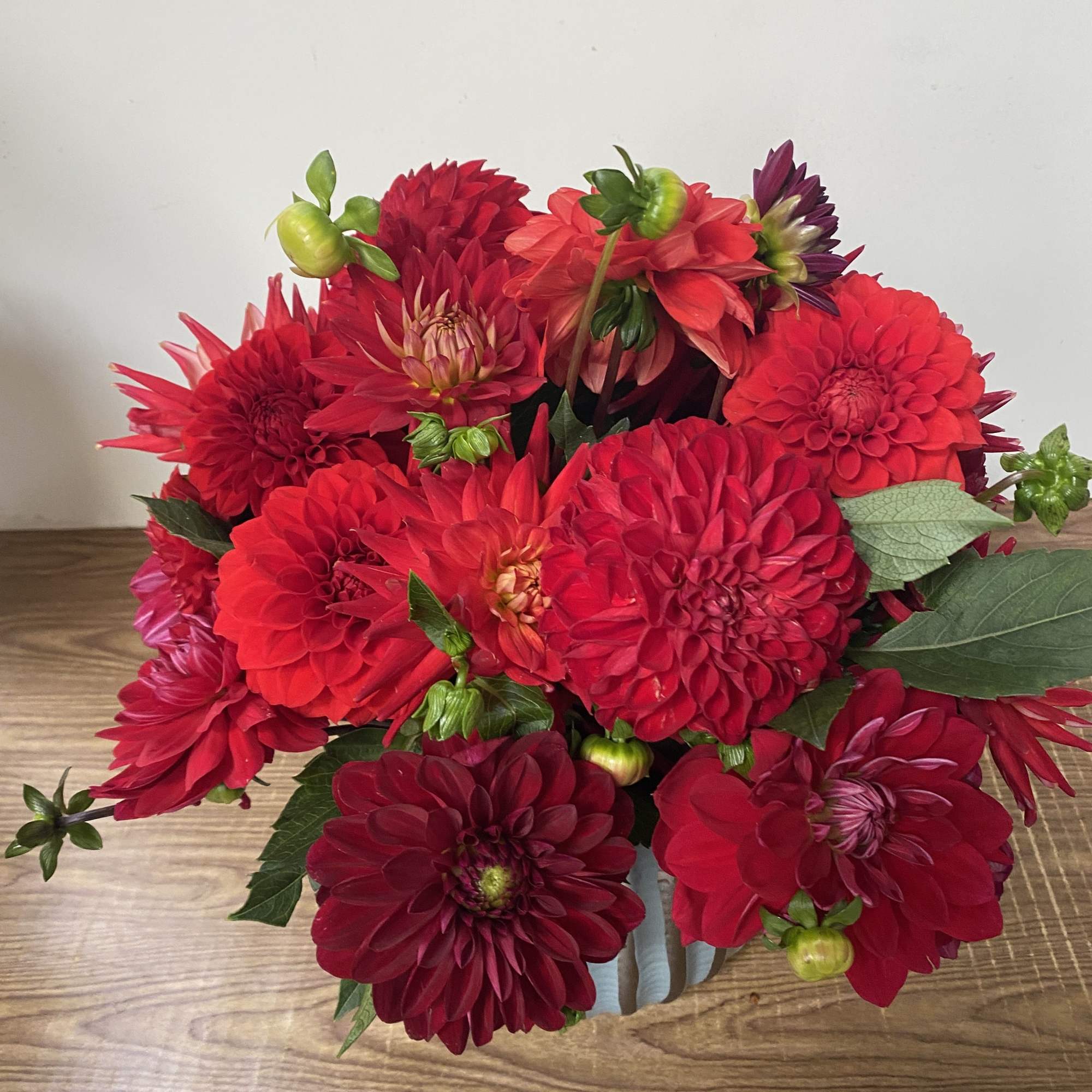 Markets best pick of this seasonal favorite! Dahlias and mint oh so, photo 3 of 3