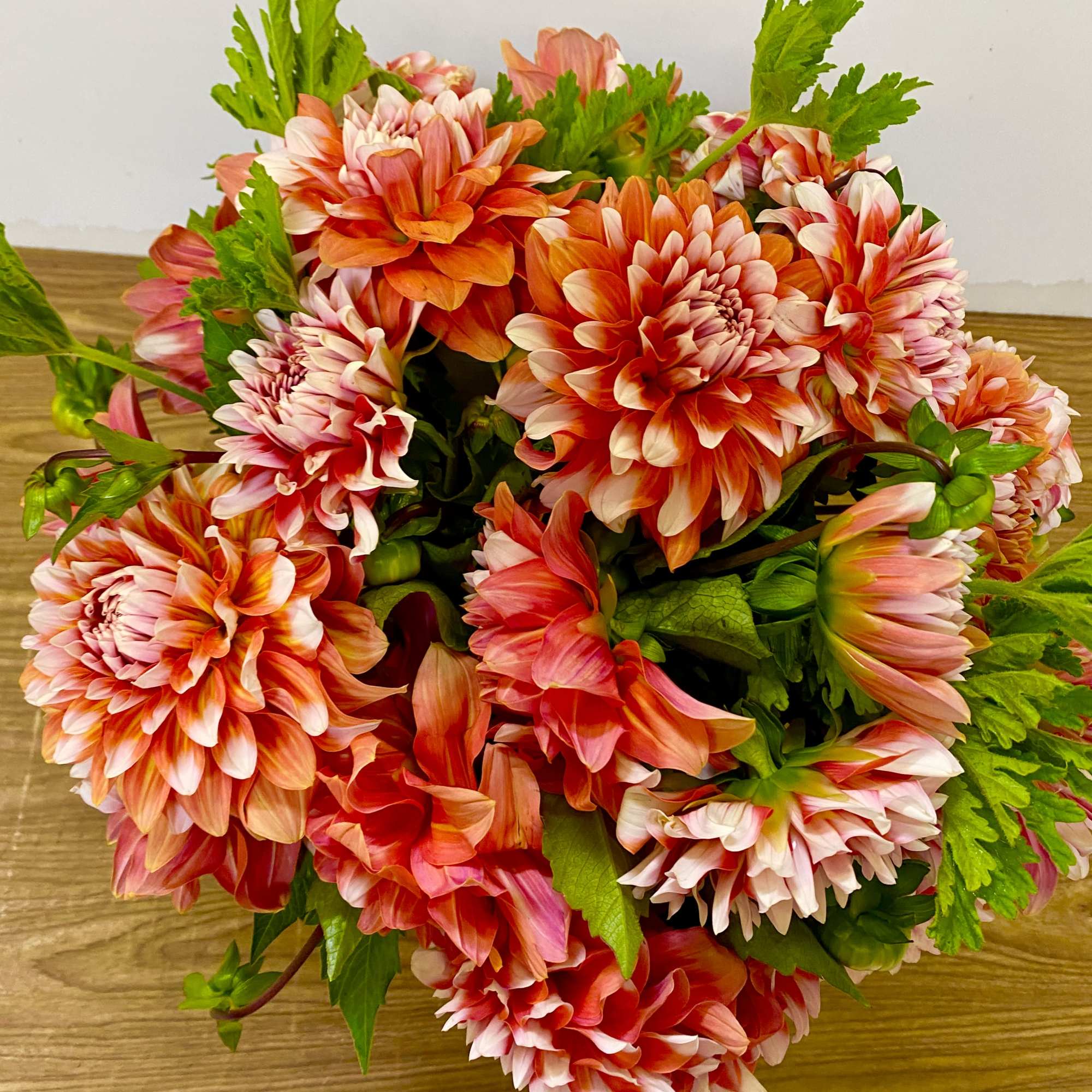 Nice ceramic ways bunch of stripe Dahlia, photo 2 of 4