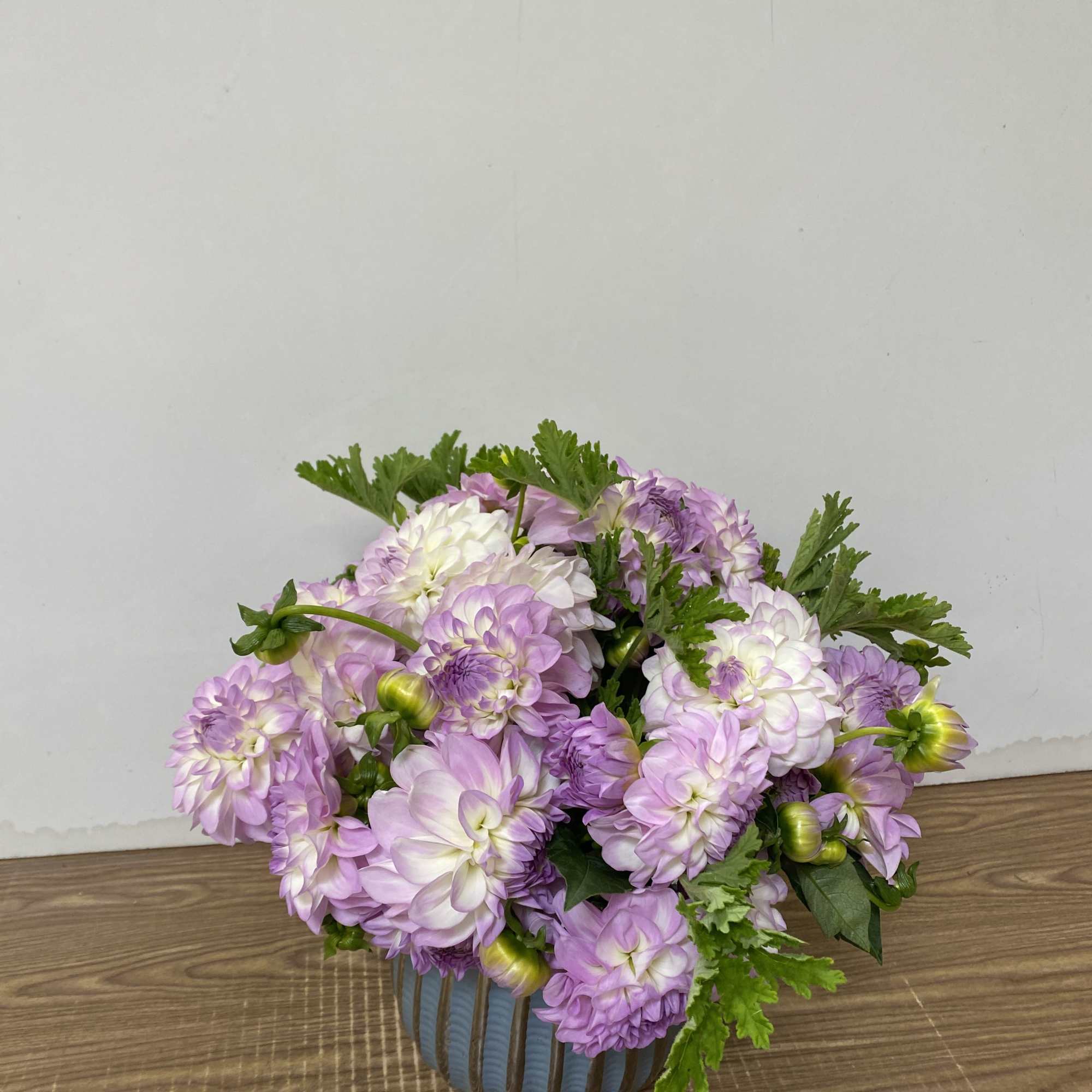 Nice ceramic ways with a bunch of lavender Dalia, photo 2 of 2