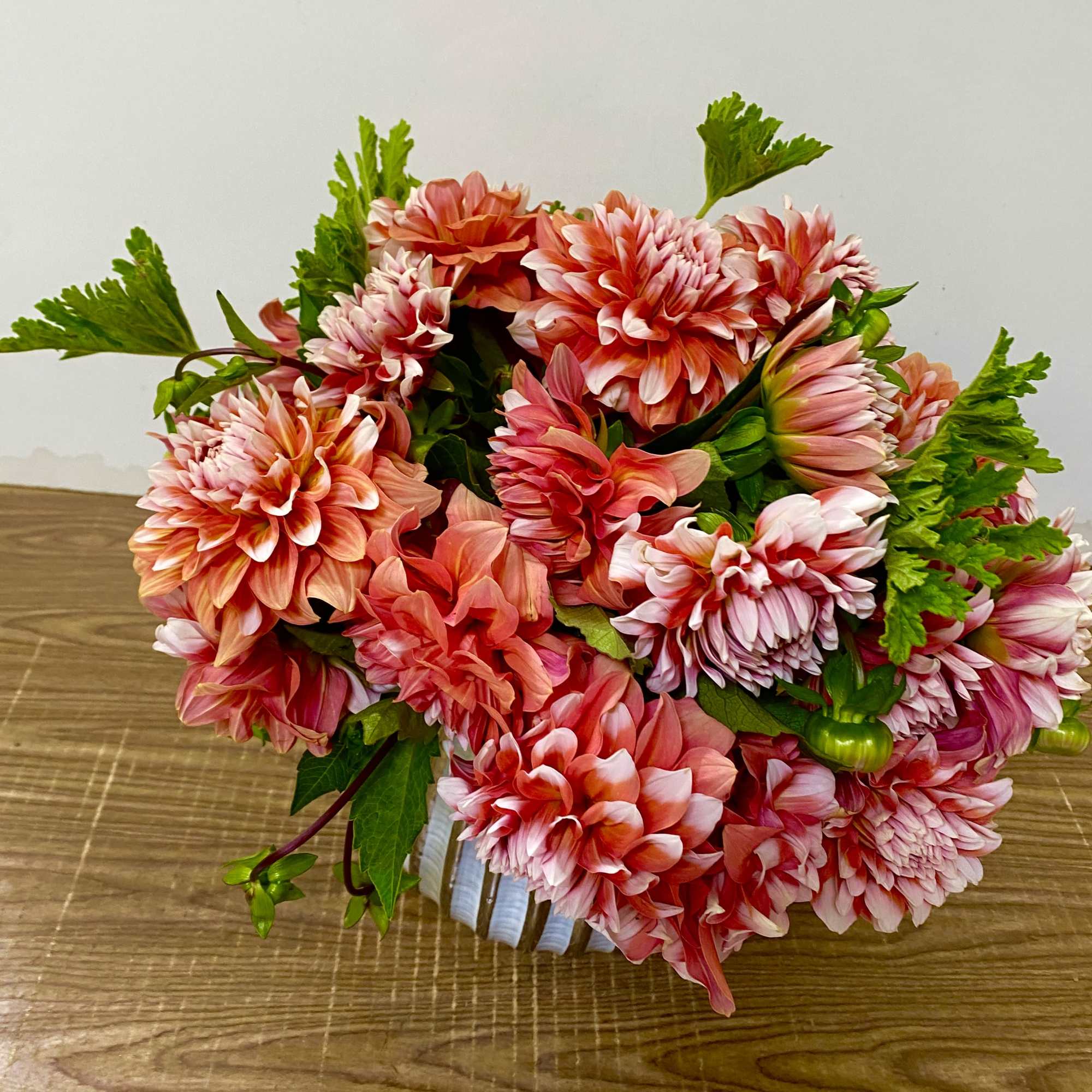 Nice ceramic ways bunch of stripe Dahlia, photo 4 of 4