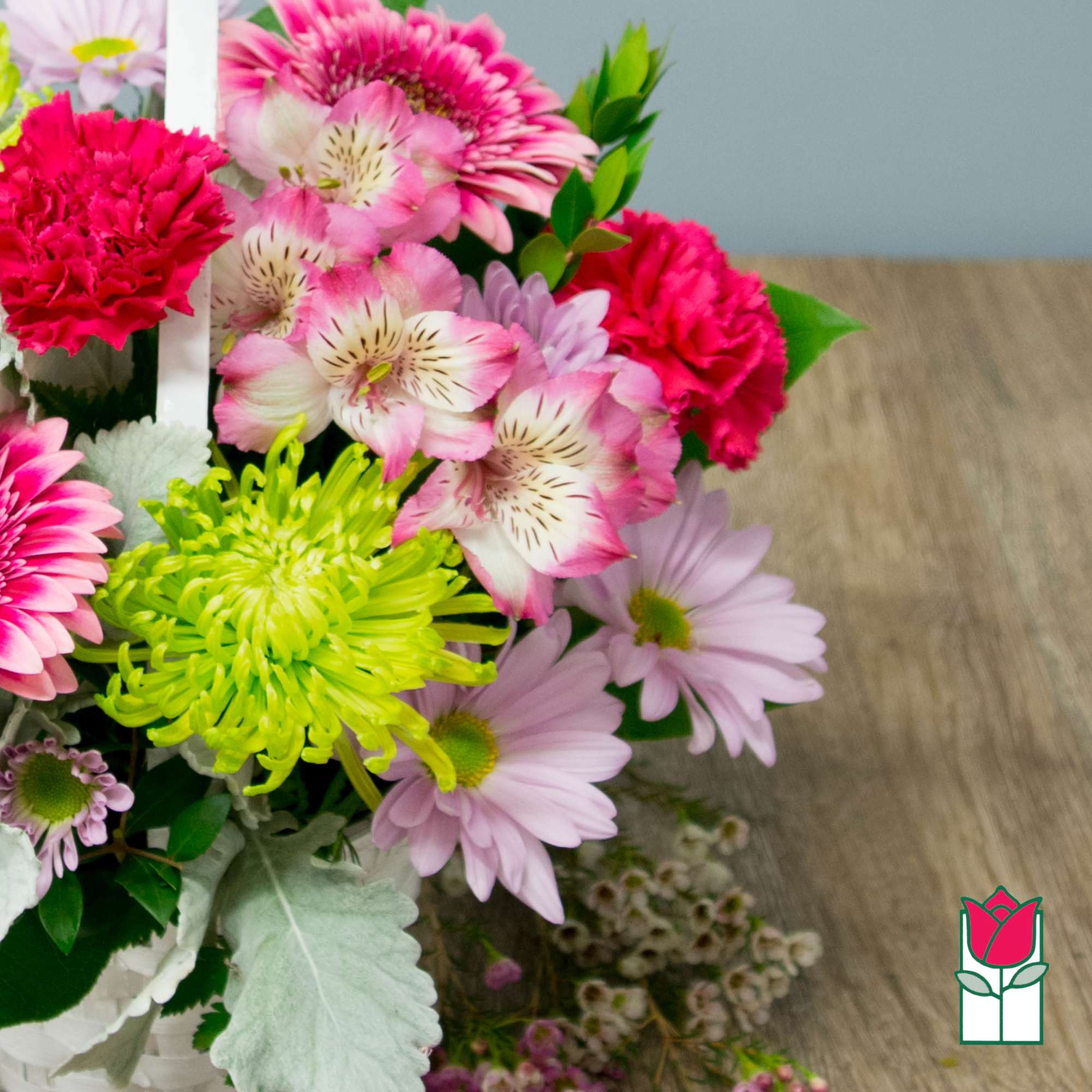 Mixed bouquet with pink and lime flowers