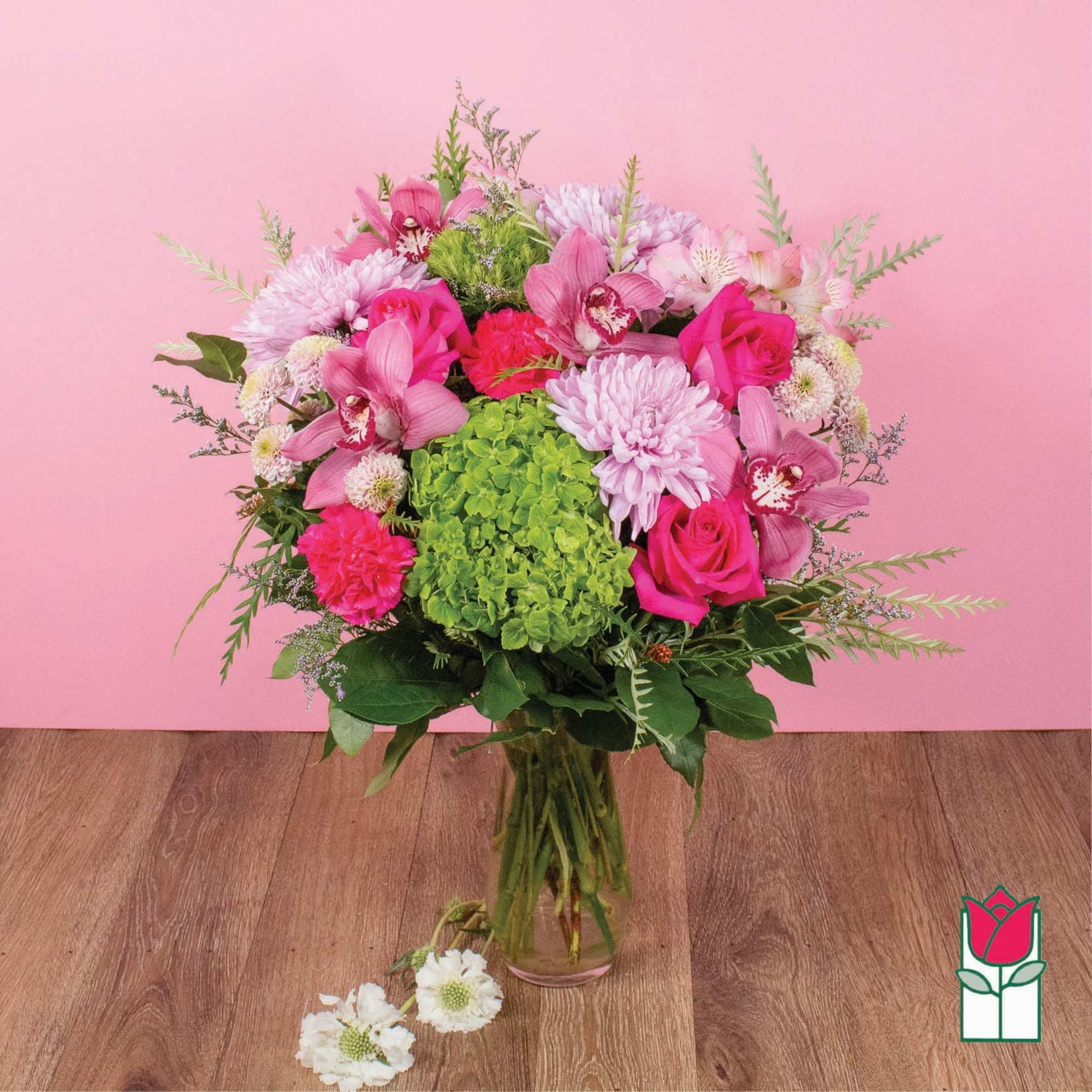 Pink and white mixed bouquet in a glass vase