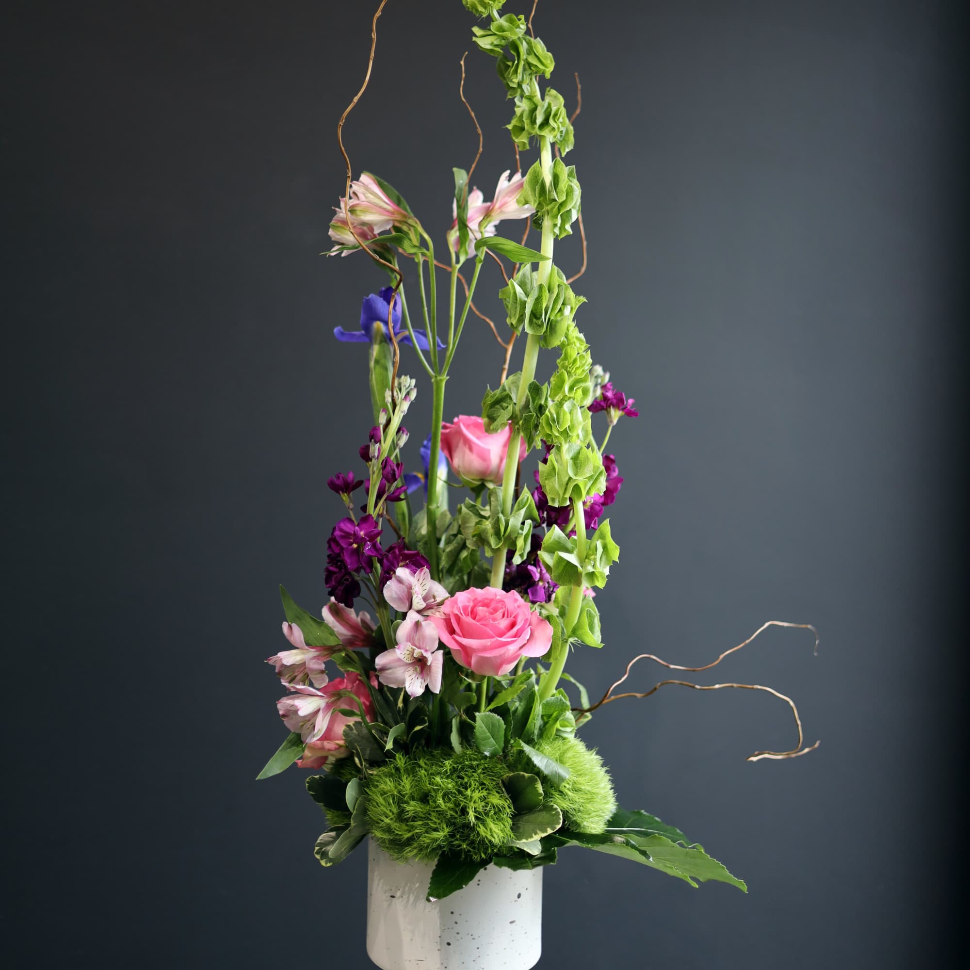 Here we have an arrangement that stands tall in it's elegance and, photo 2 of 2