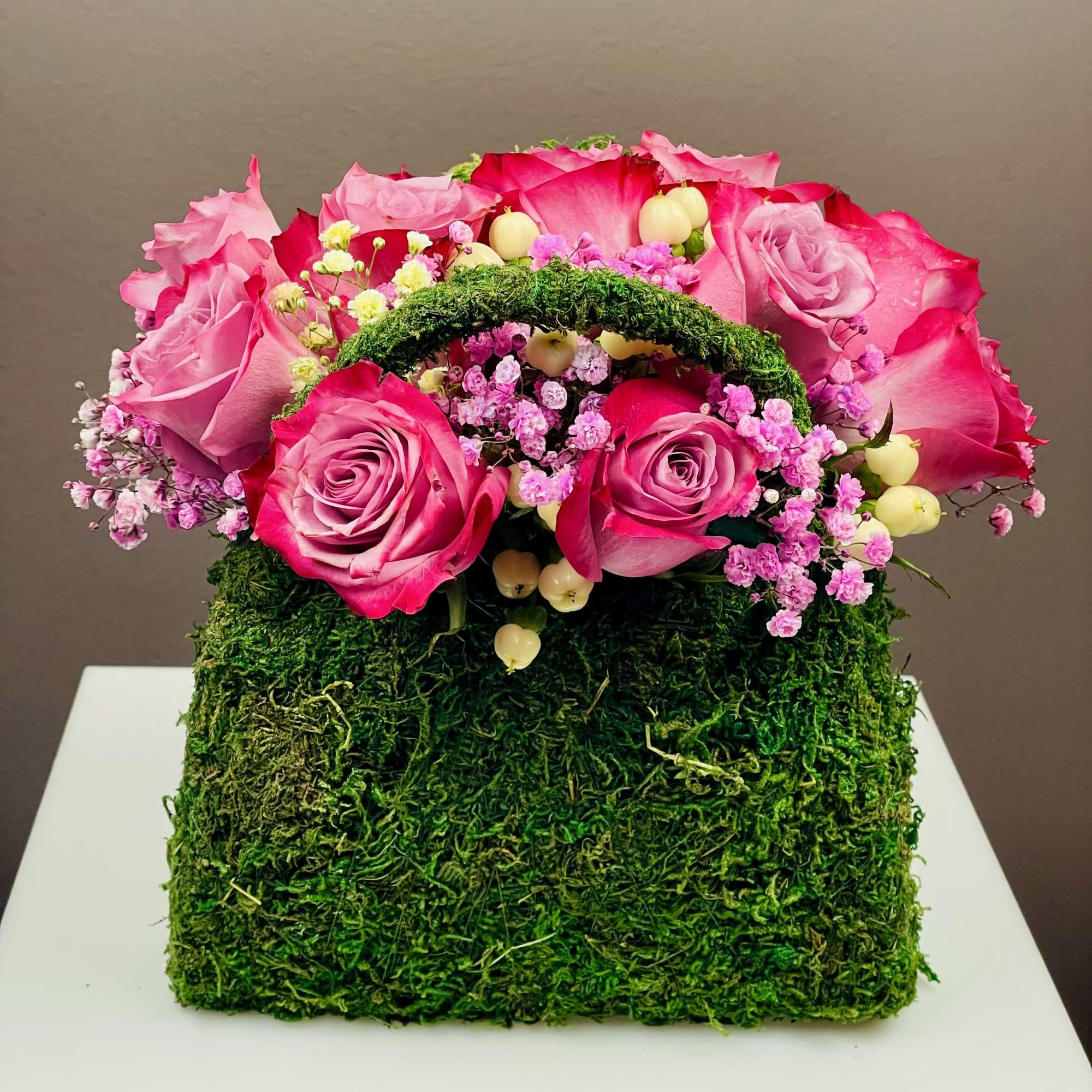 The clutch design adds a touch of modernity and style, making it, photo 2 of 5