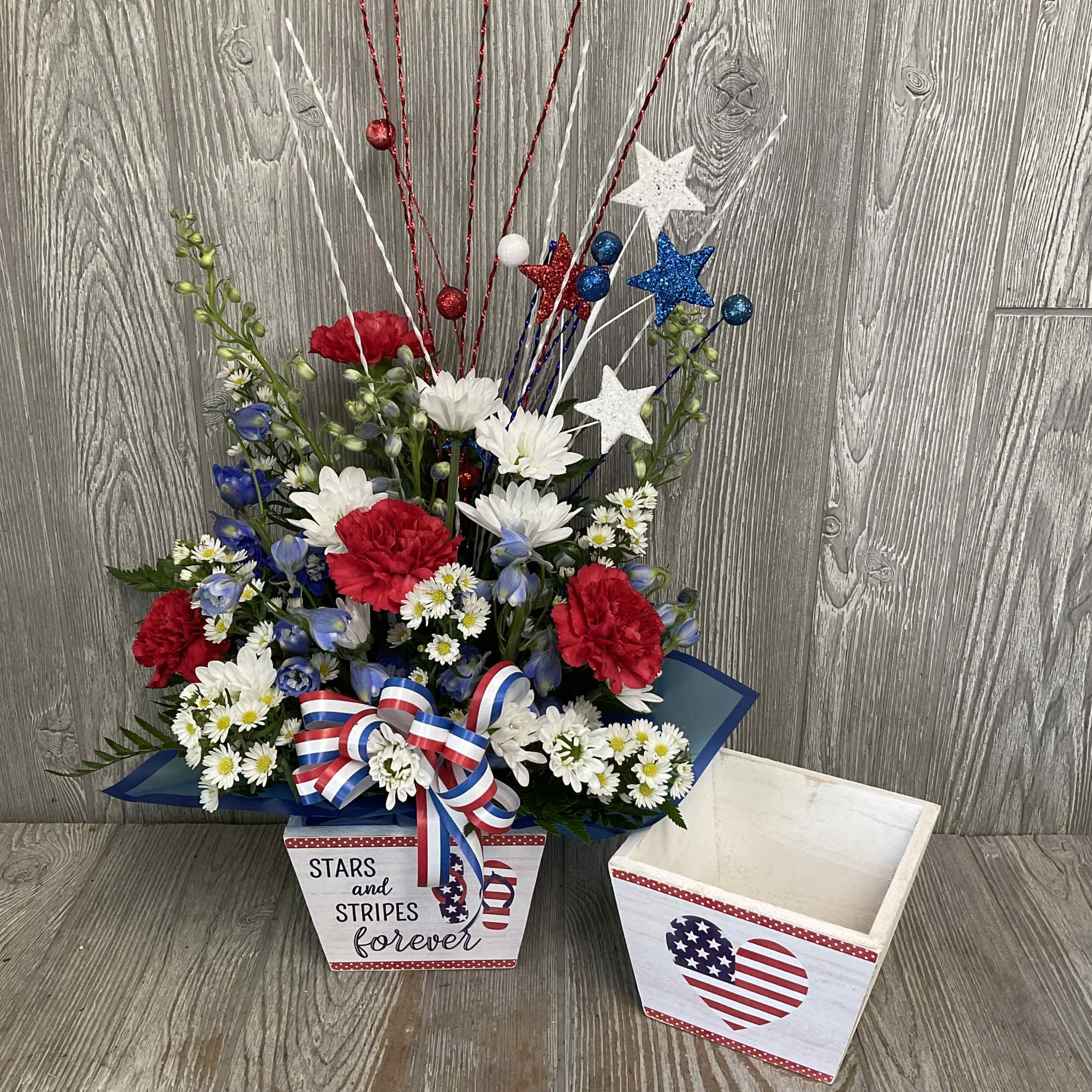 Celebrate Fourth of July this year with a festive patriotic fresh cut, photo 2 of 3