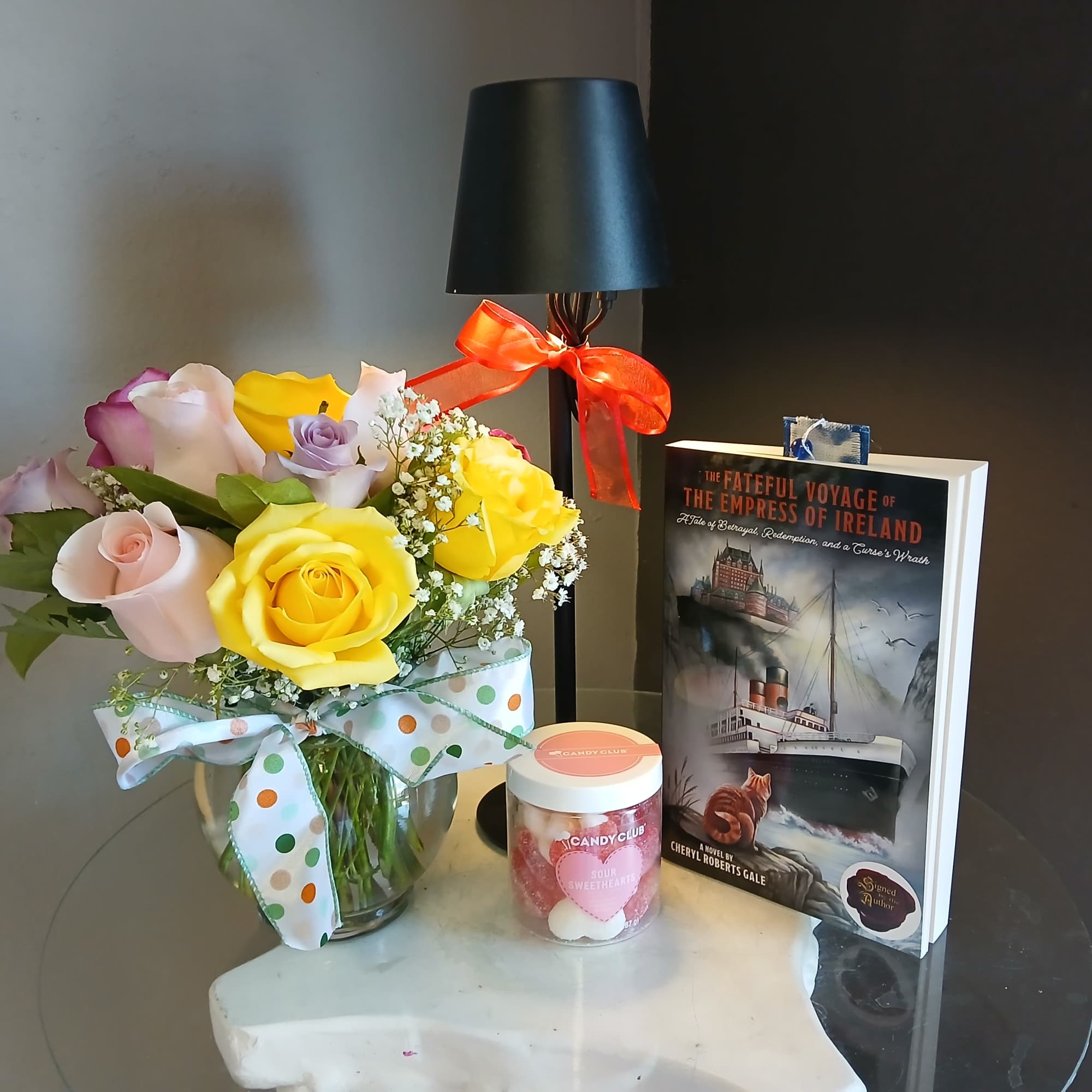 This gift set is sure to dazzle the bookworm in you life.