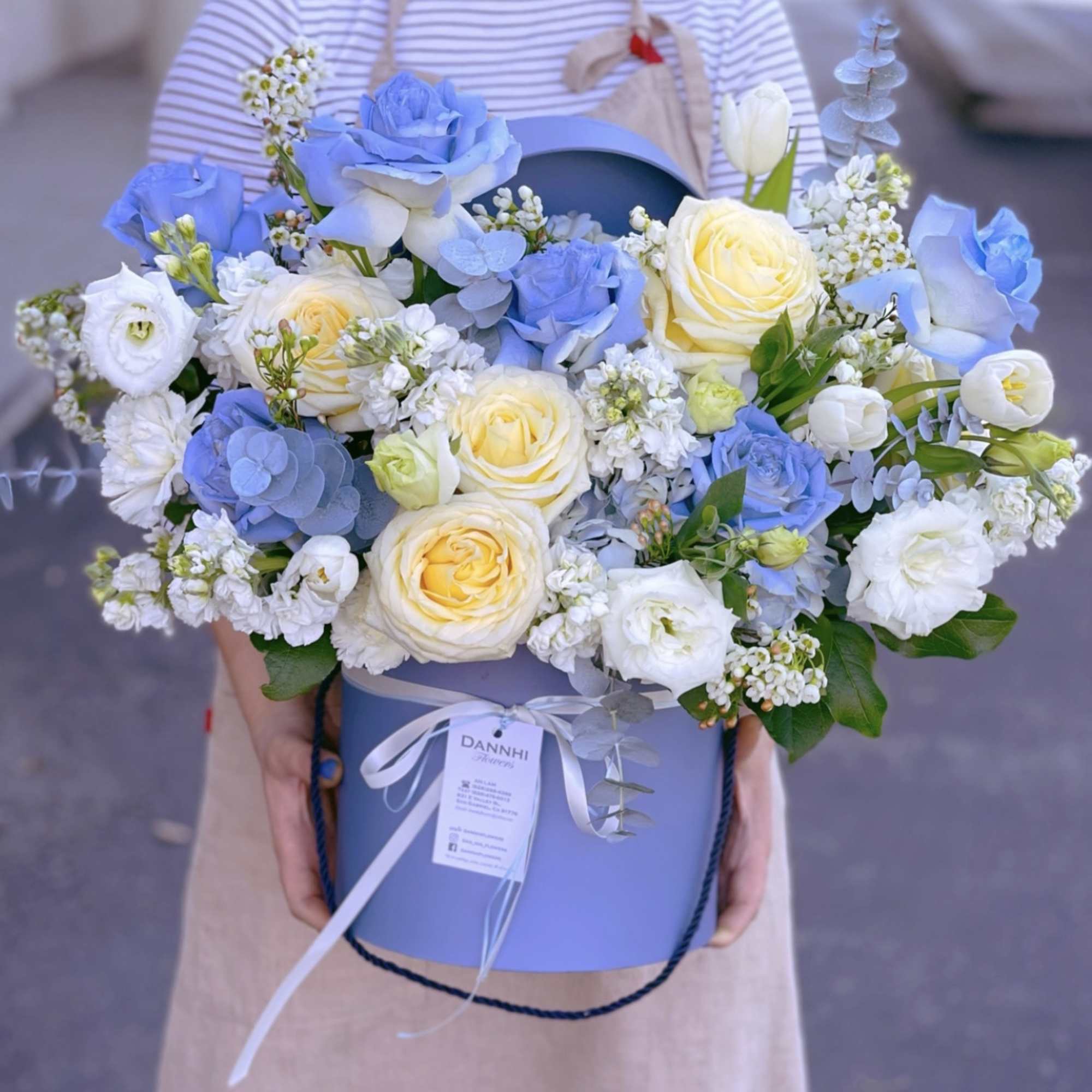 Photo is at STANDARD price. DELUXE 