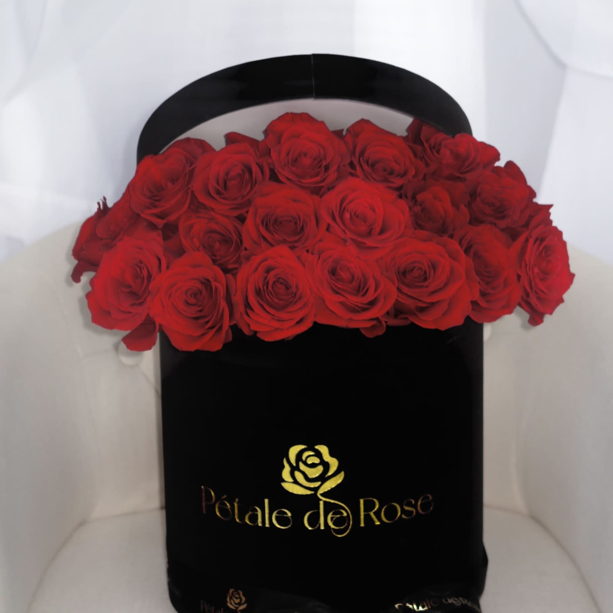 Because love deserves to feel royal.
Our Valentine&rsquo;s Day Deluxe (Queen) Lovers features, photo 3 of 3