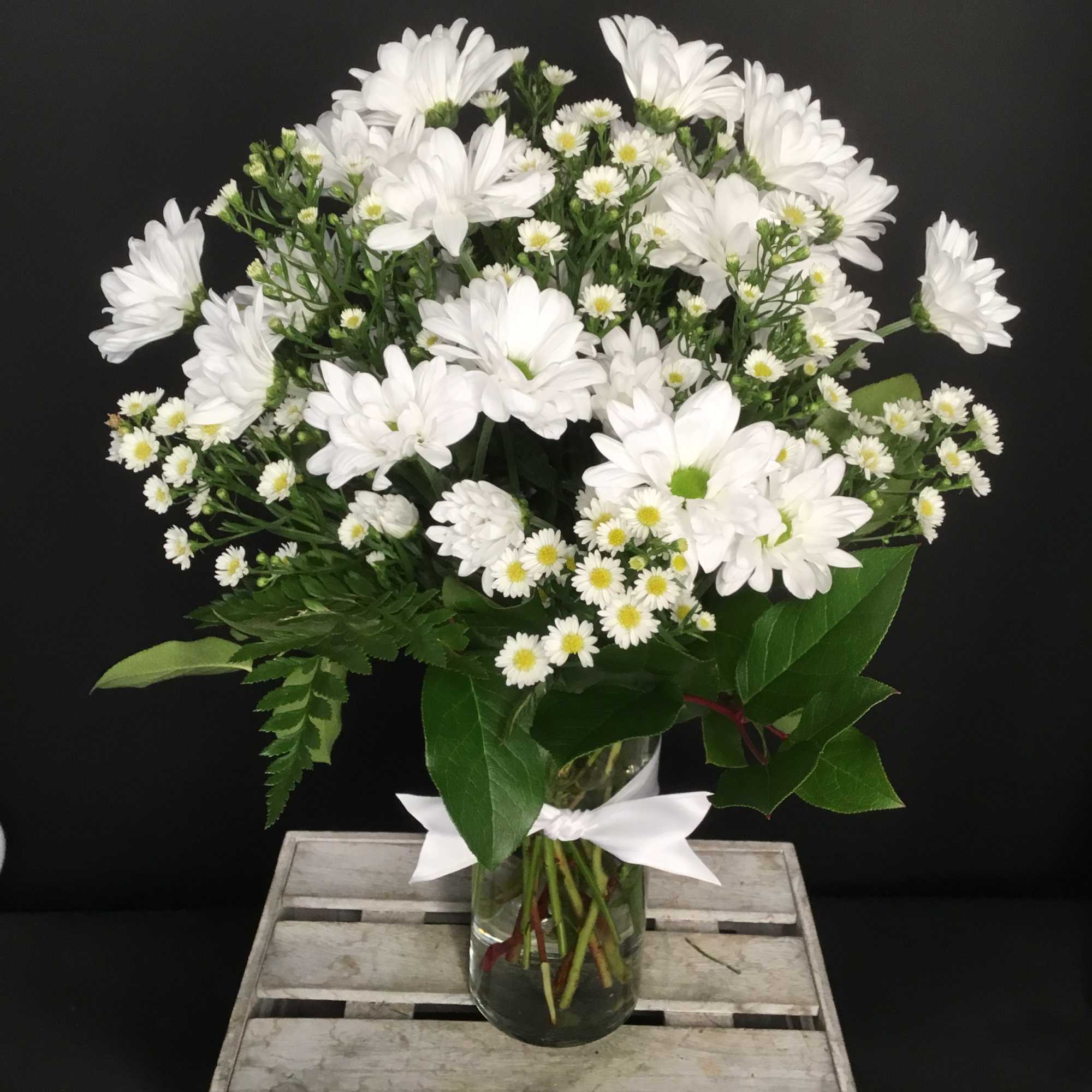 These sunny daisies are a great way to brighten someone's day!, photo 2 of 3
