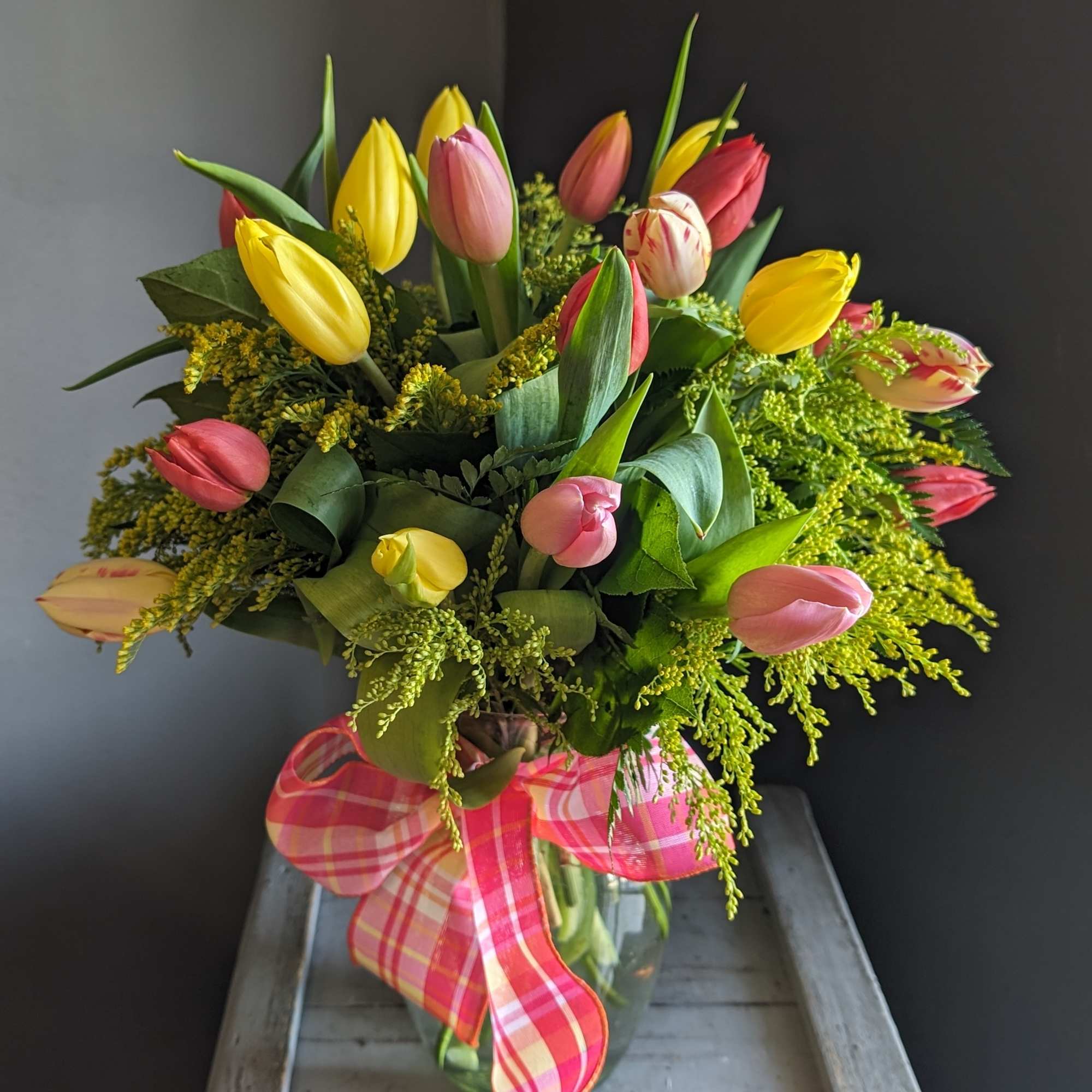 Tulip color and filler may vary! 
A mix of colors, simple, small
