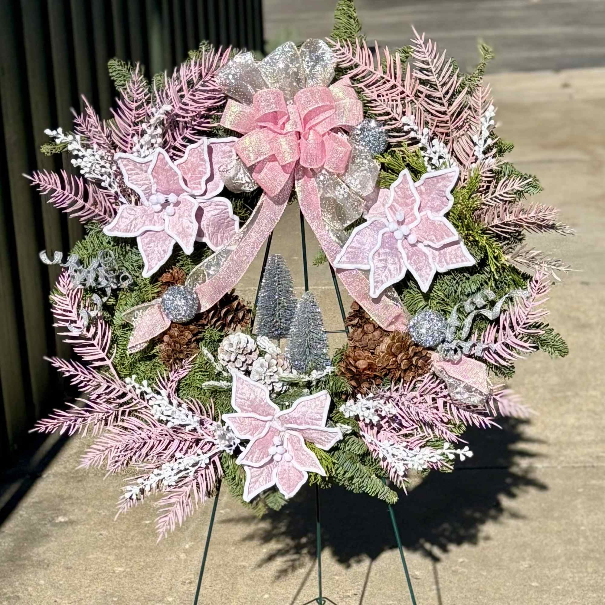 Our Wreath Shape Easle is fully customizable in colors and flowers. Wreath, photo 4 of 4