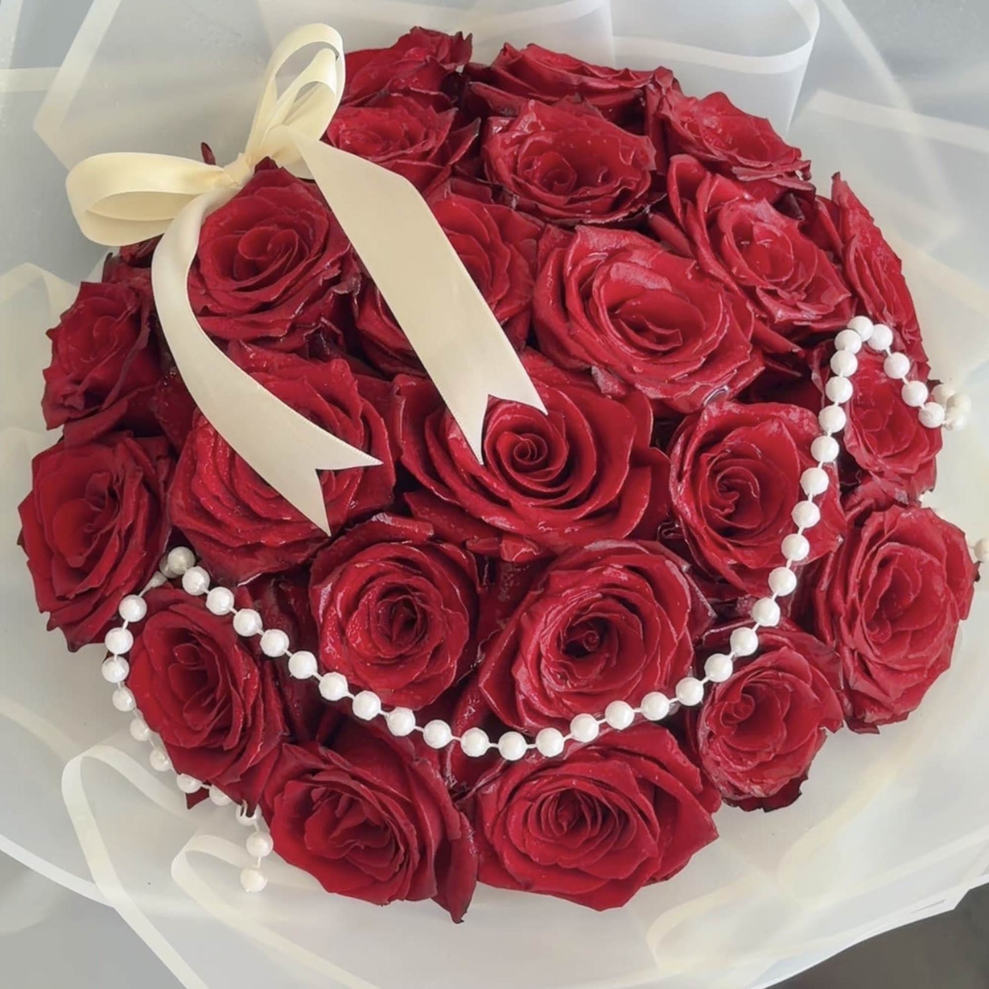 Pearl Embrace

Pearl Embrace features premium roses accented with an elegant pearl garland, photo 2 of 3