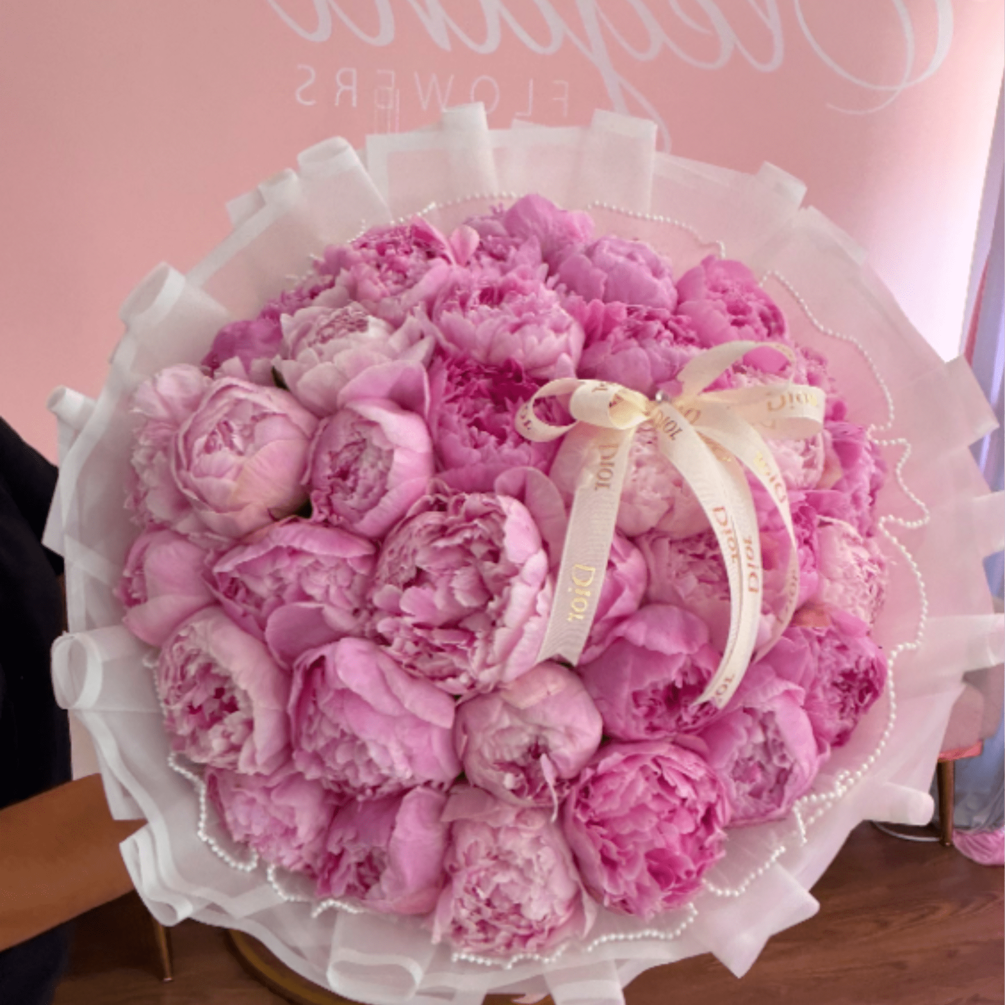 A bouquet that captures the essence of elegance and romance. 
This breathtaking