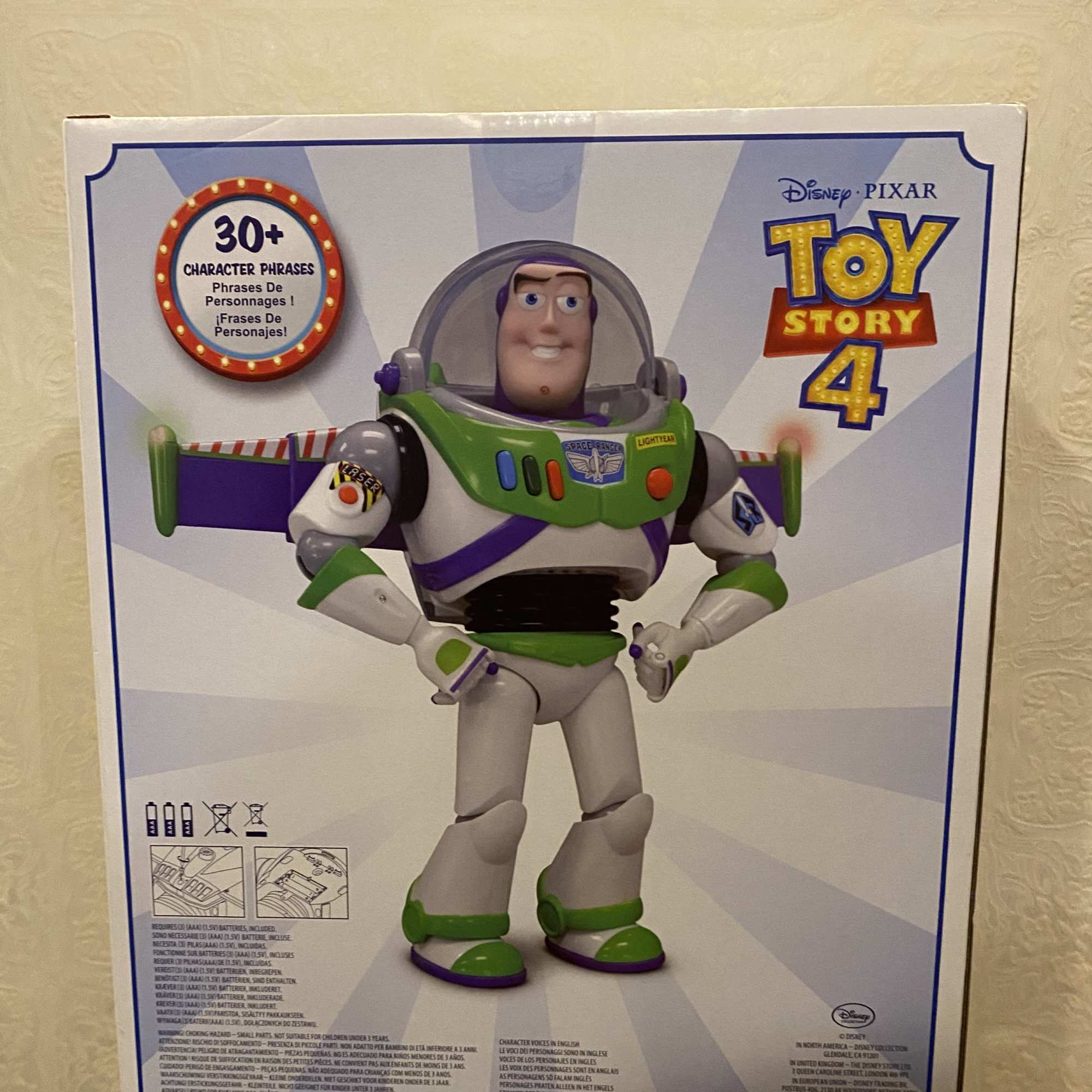 Toy Story 4 Buzz Lightyear action figure box