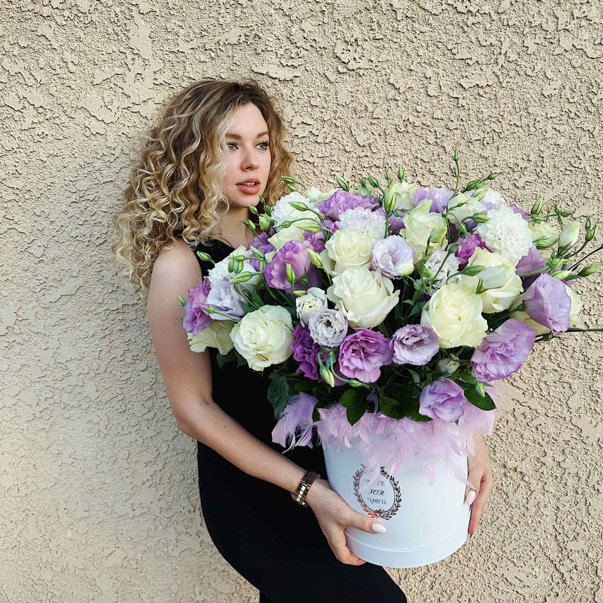  А perfect blend of calm, tenderness, and refined beauty. White blooms, photo 2 of 2