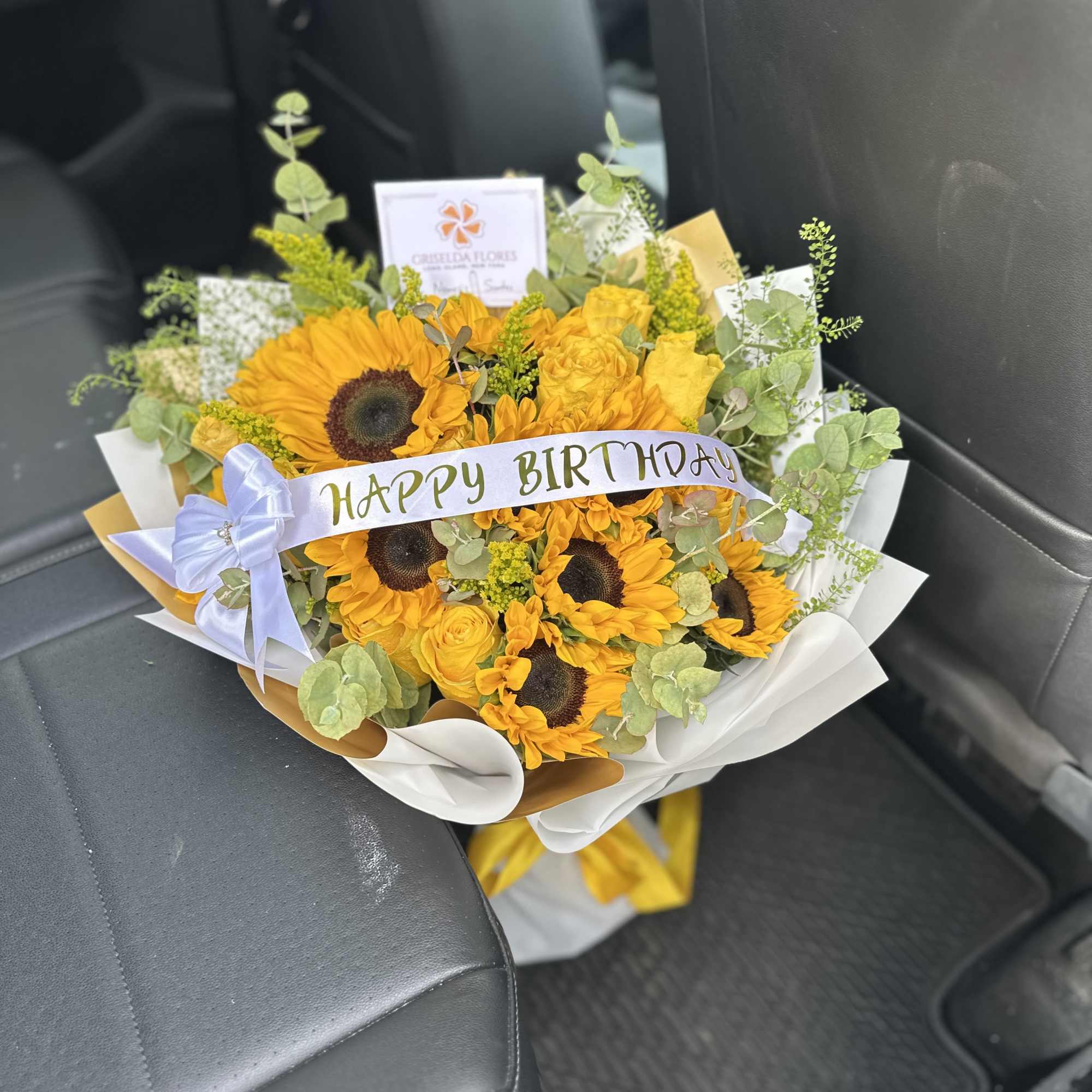 A ella le gustan los girasoles? Elige este hermoso arreglo con girasoles