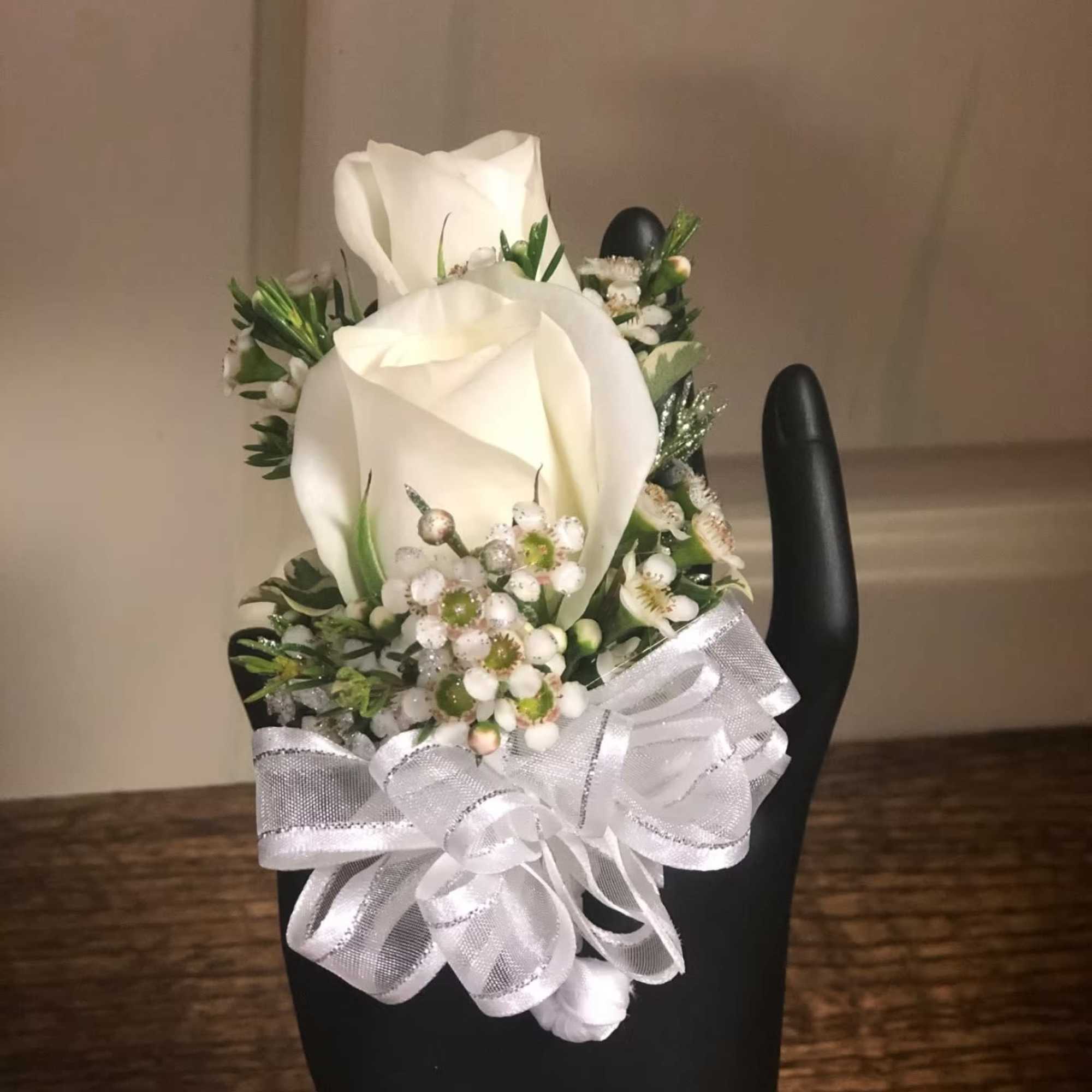 Regular Standard Rose with wax flower filler.
Rose color available: white, ivory, red
