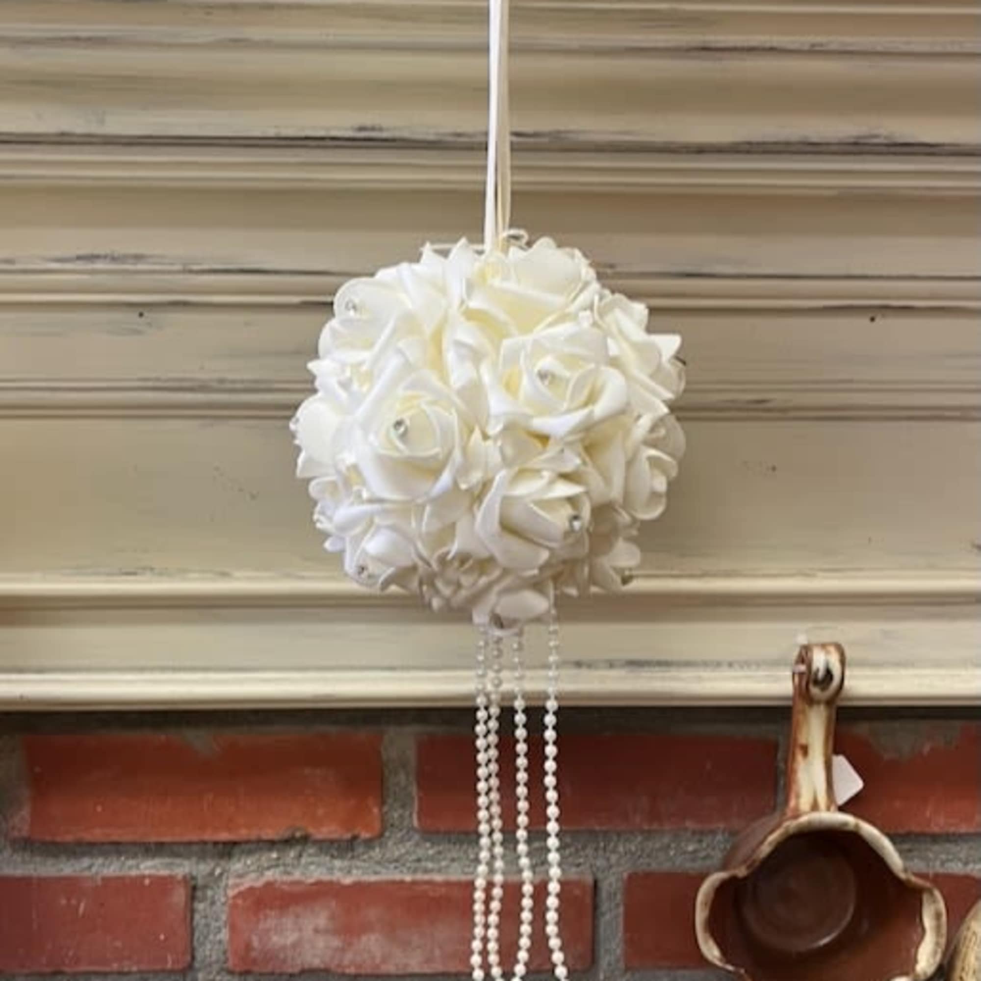 Rose kissing ball commonly used for wedding decorations or for Flower Girls.

Type: