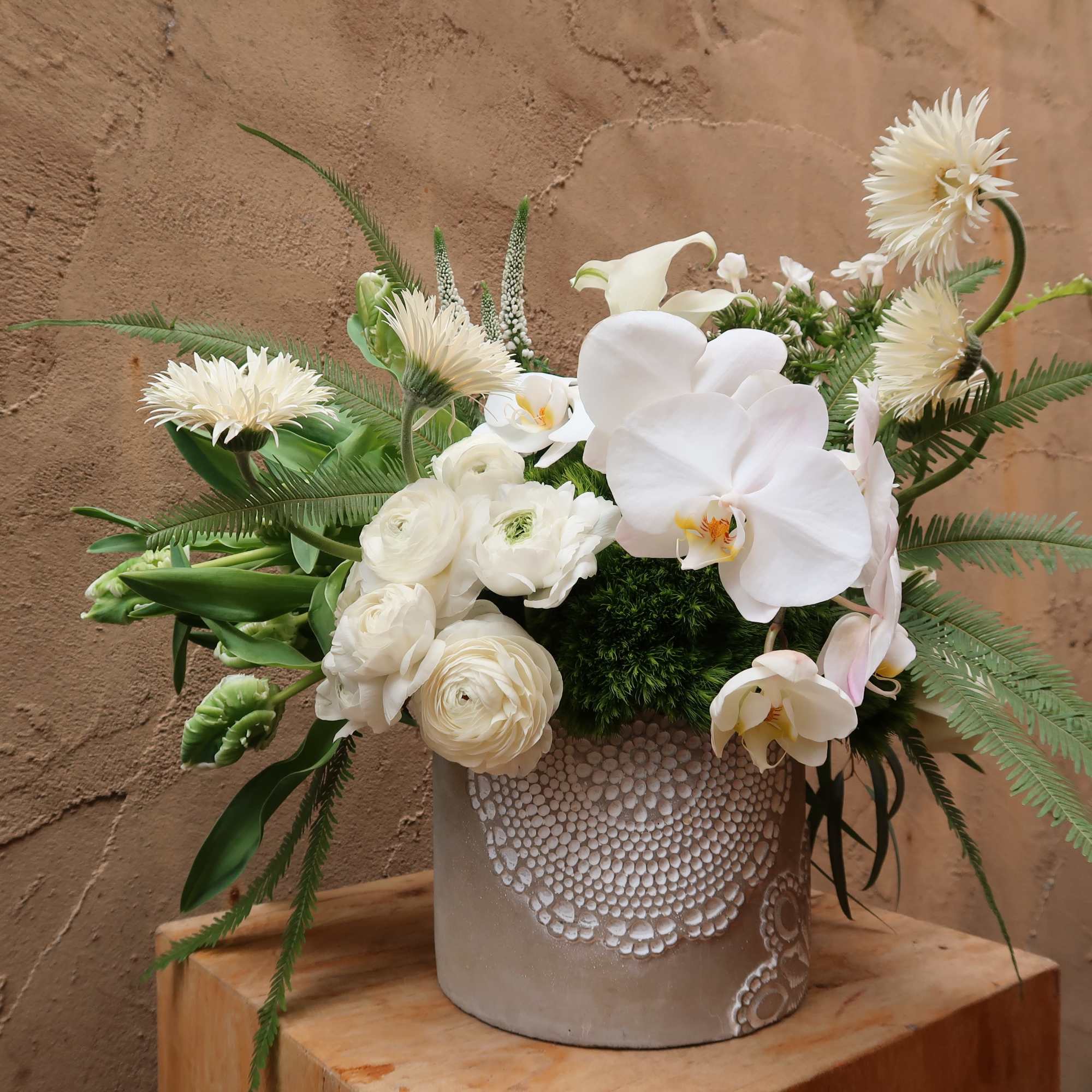 Timeless, features an elegant ceramic vase with a lace trimming design filled, photo 3 of 4