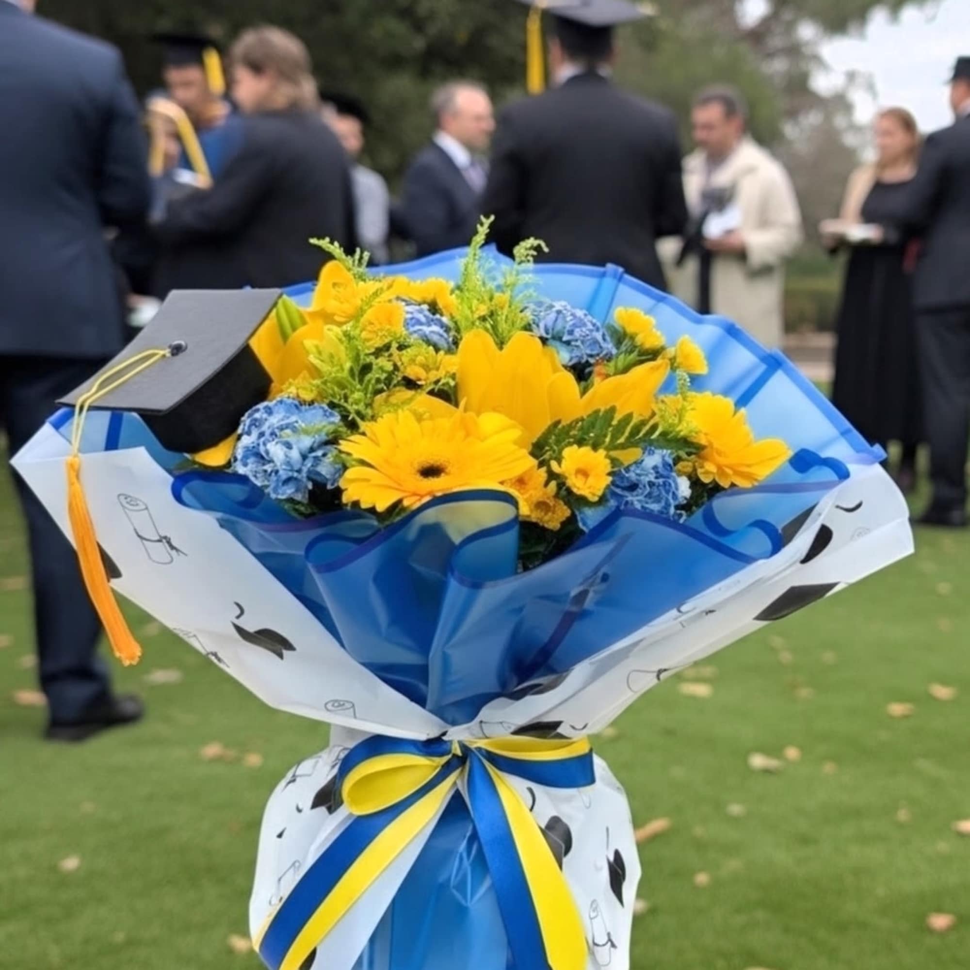 Ideal for grads of any age-high school, college, or trade school-this bouquet