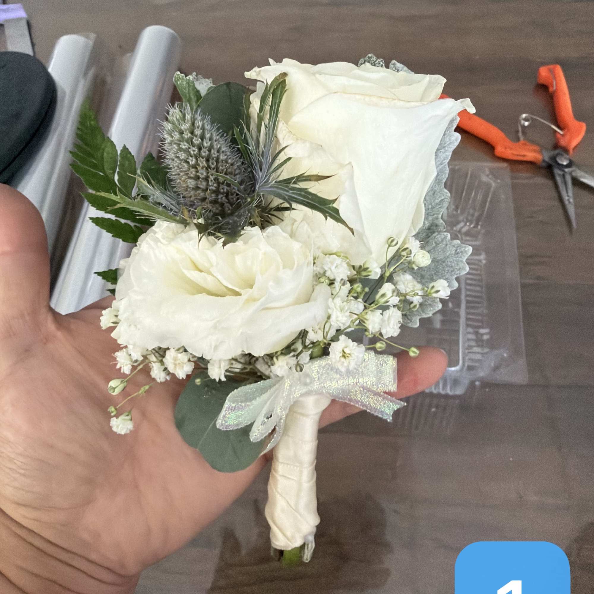 Flower colors can be customized based on your preference. You may also