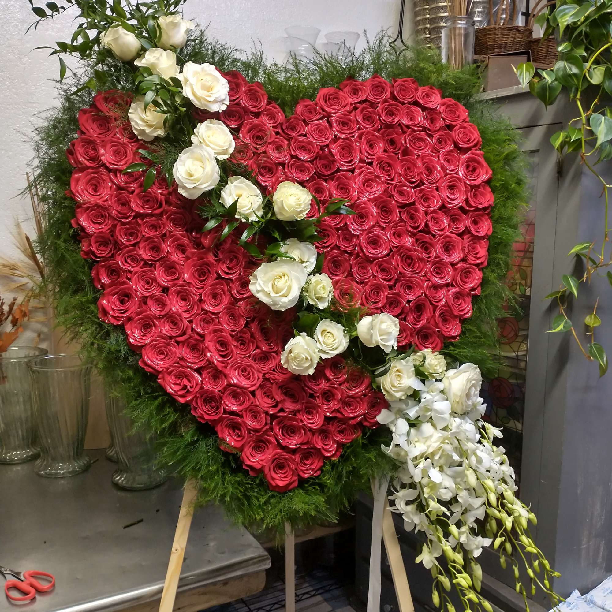 Large heart lovely red roses, white with a cluster of white orchids., photo 2 of 2