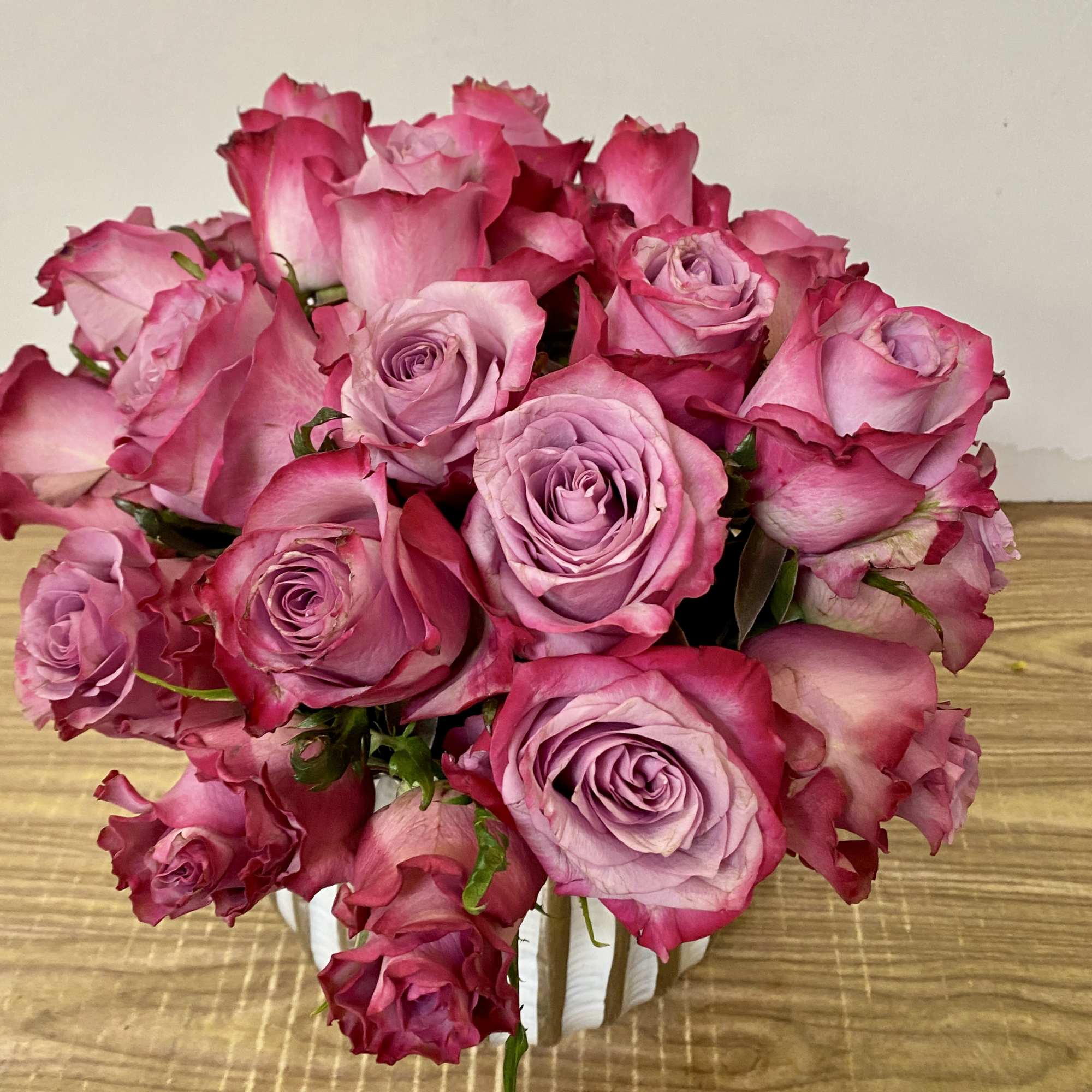 24 white roses in a gold vase or sny colors, photo 2 of 2
