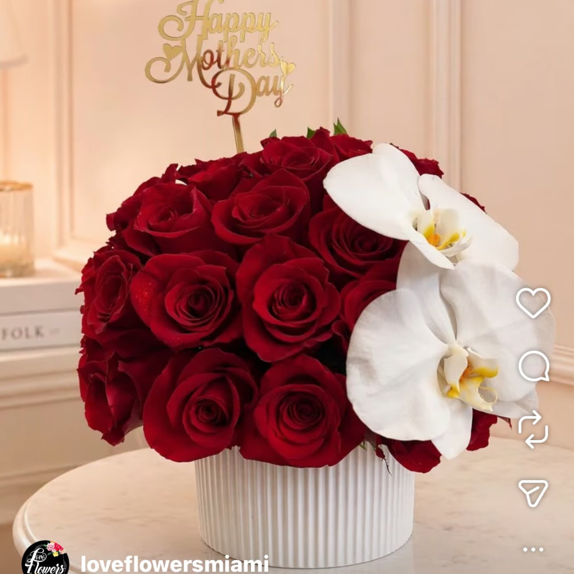WE OFFER MIXED COLOR BOUQUET ROSES WRAP IN PAPER OR IN THE