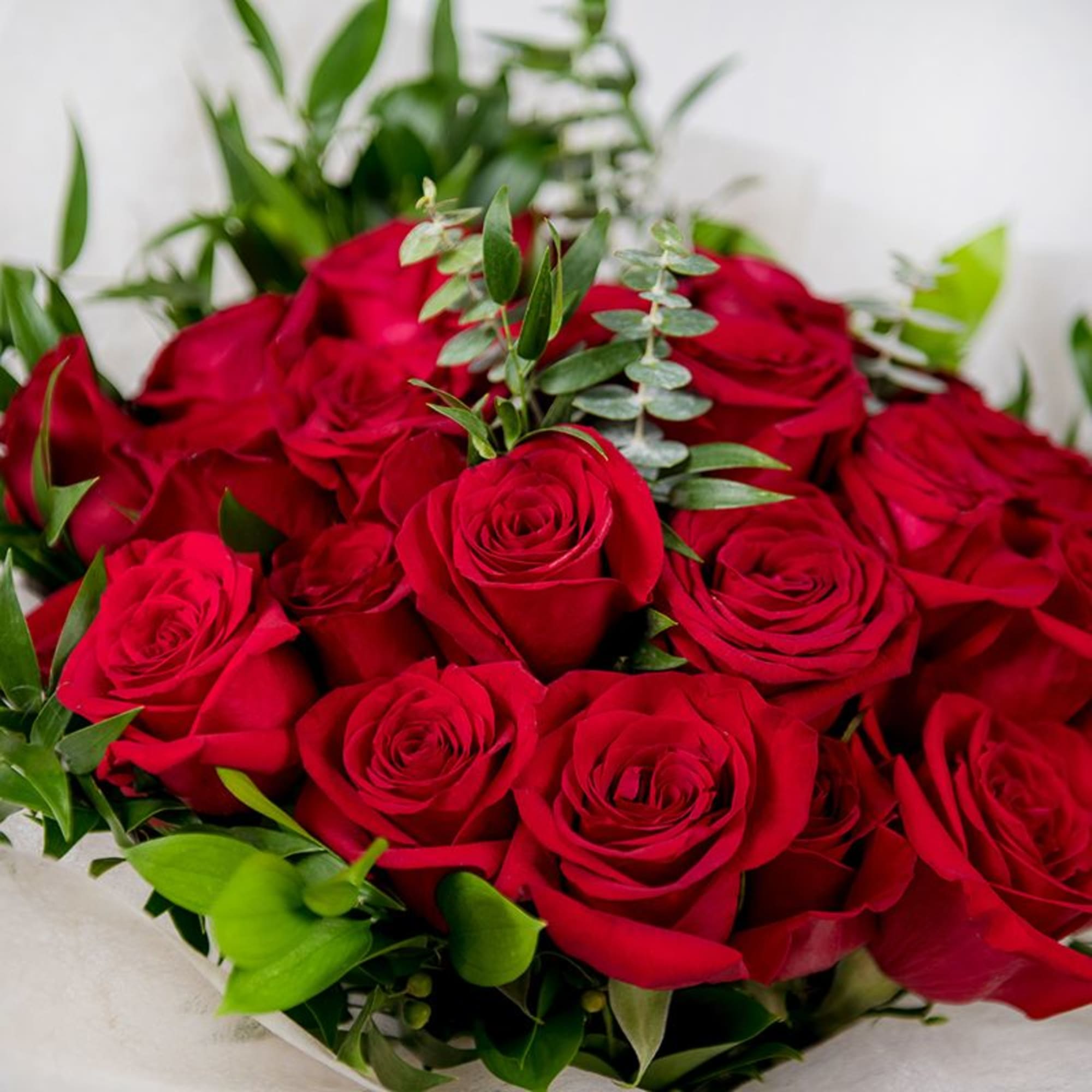 Our 24 Carat bouquet showcases 24 luxurious long-stemmed red roses, hand-tied with, photo 4 of 5