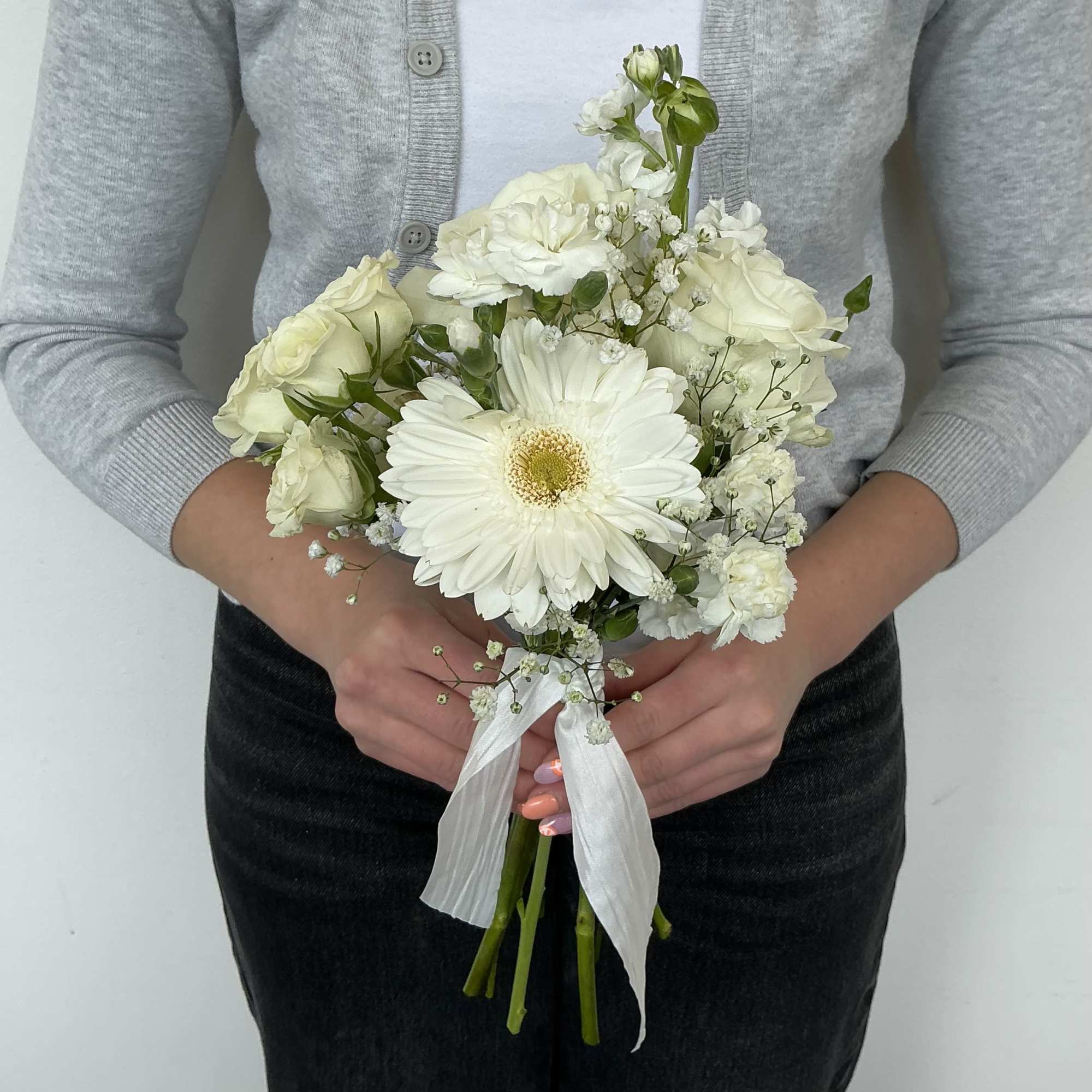 A simple, sweet mini bouquet, perfect for any school dance. Share your