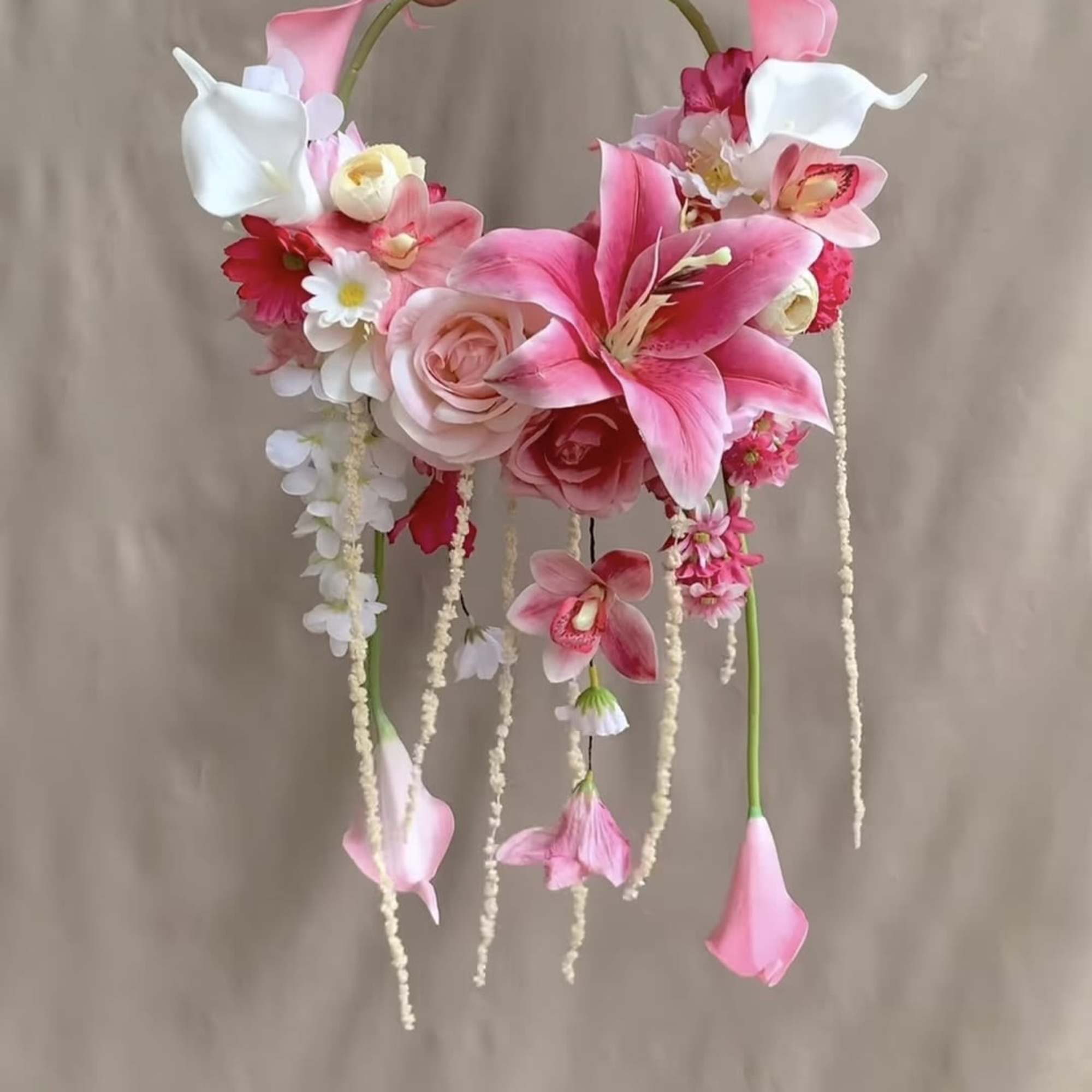 STANDARD: SILK FAUX Flowers $190
DELUXE: FRESH Flowers $245

A circular hoop bouquet that