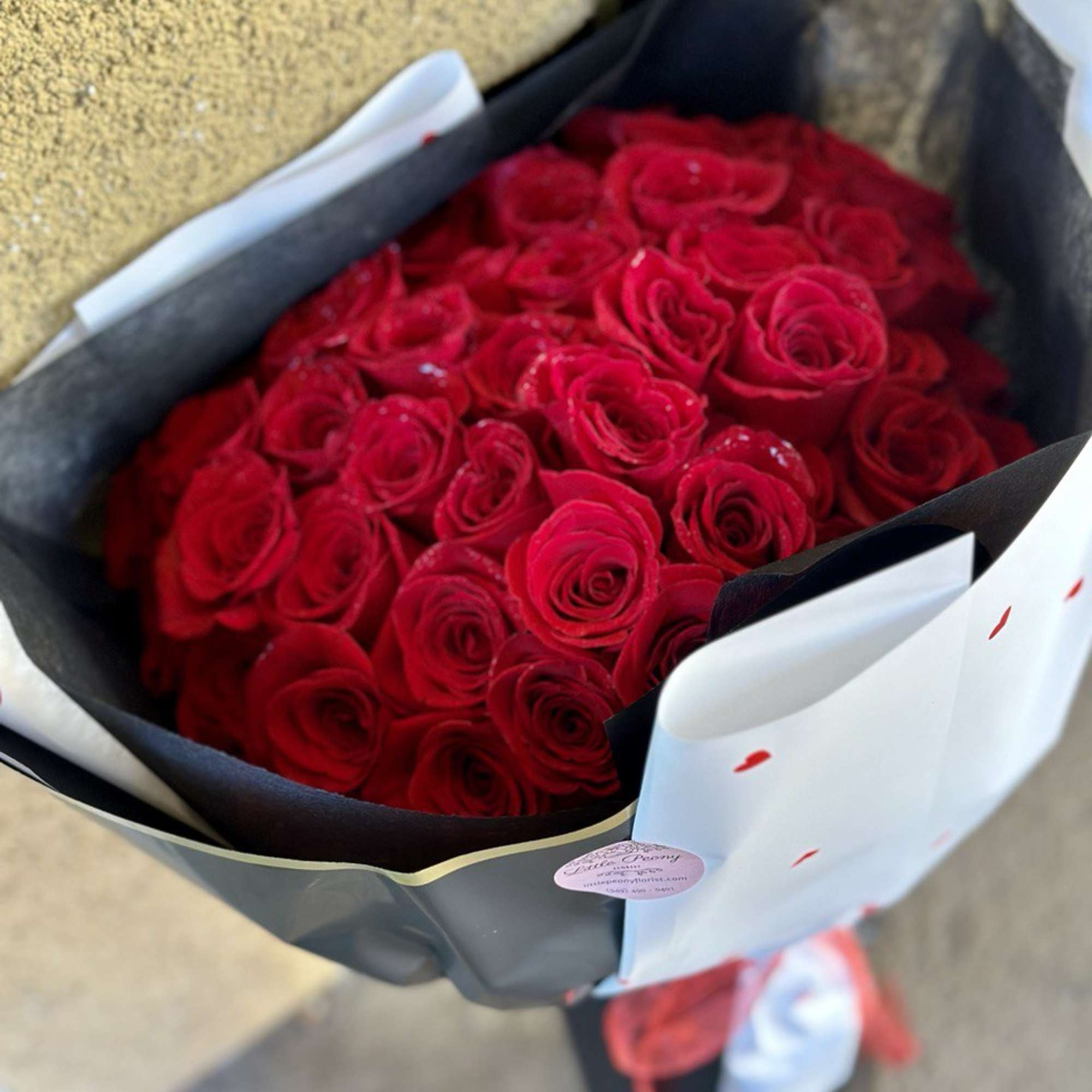 Beautiful long red rose bouquet. This bouquet can change with the color, photo 3 of 3