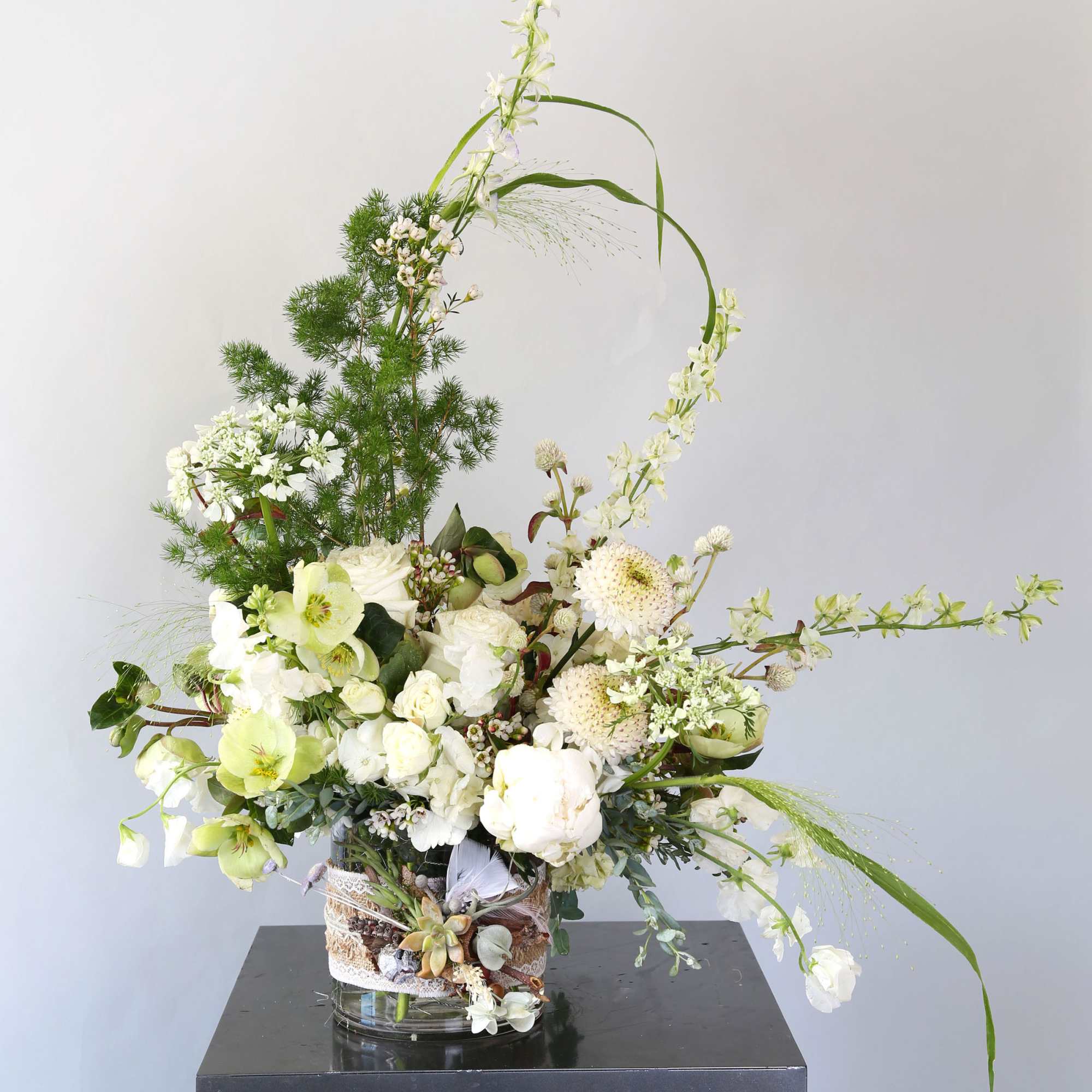 An elegant luxury arrangement with all precious ivory bloom, such as garden, photo 3 of 6
