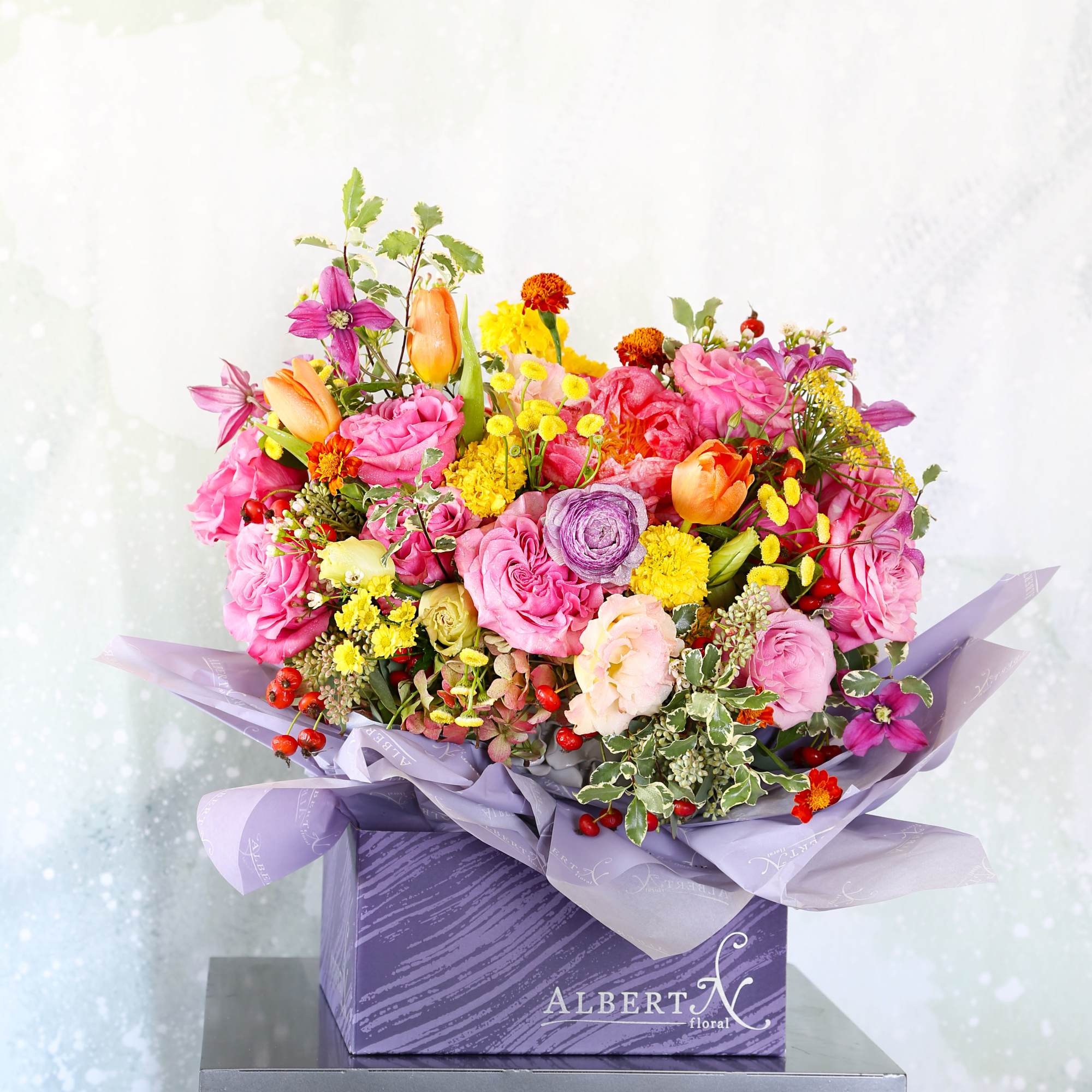 An unique handcraft texture ceramic vase arrangement with Brilliant color palette create, photo 2 of 4
