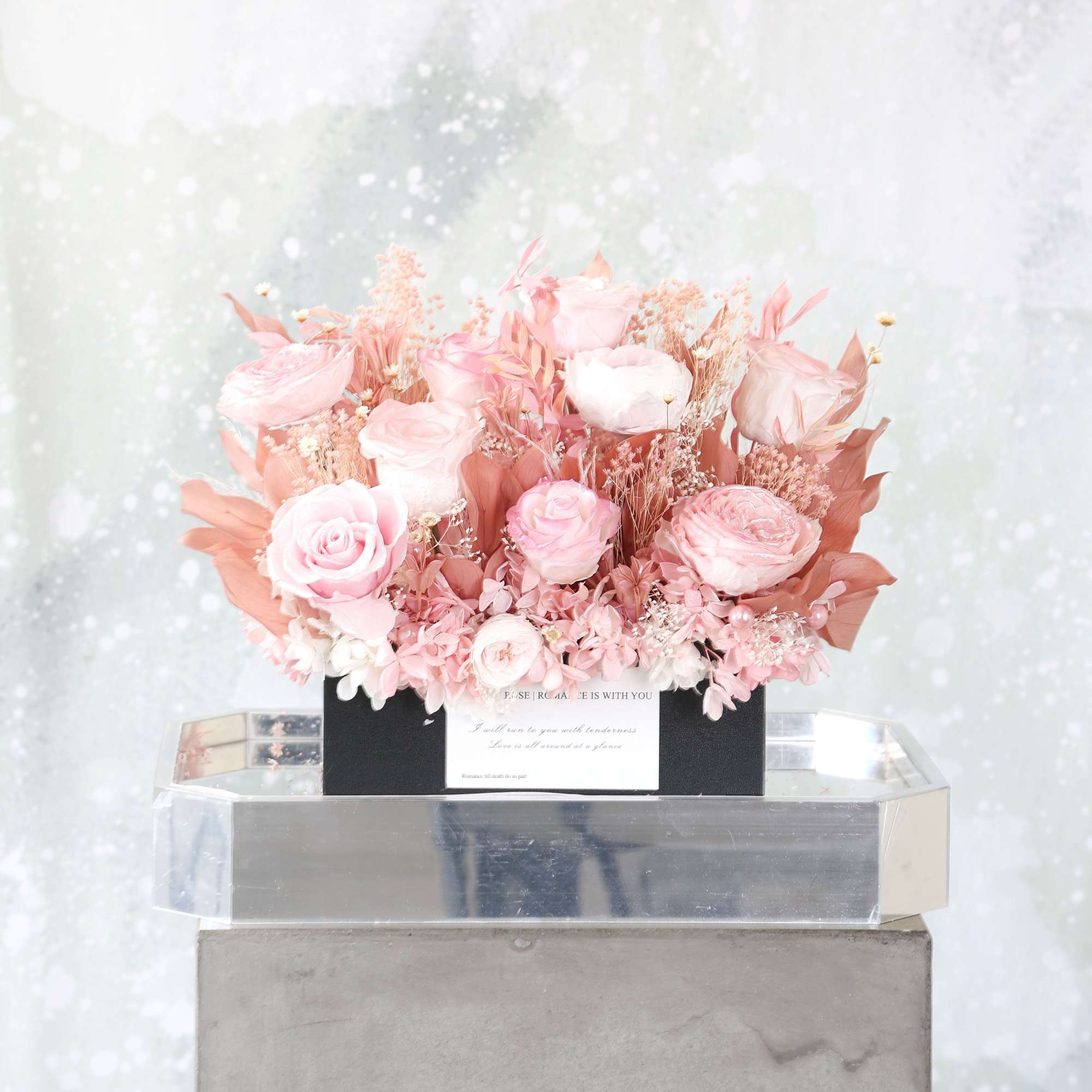 Long Lasting Luxury Preserve Flower arrangement, it create in different kind of