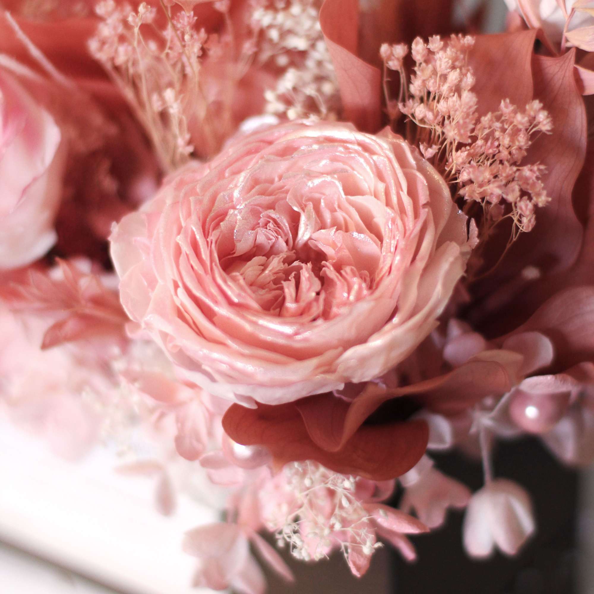 Long Lasting Luxury Preserve Flower arrangement, it create in different kind of, photo 3 of 4