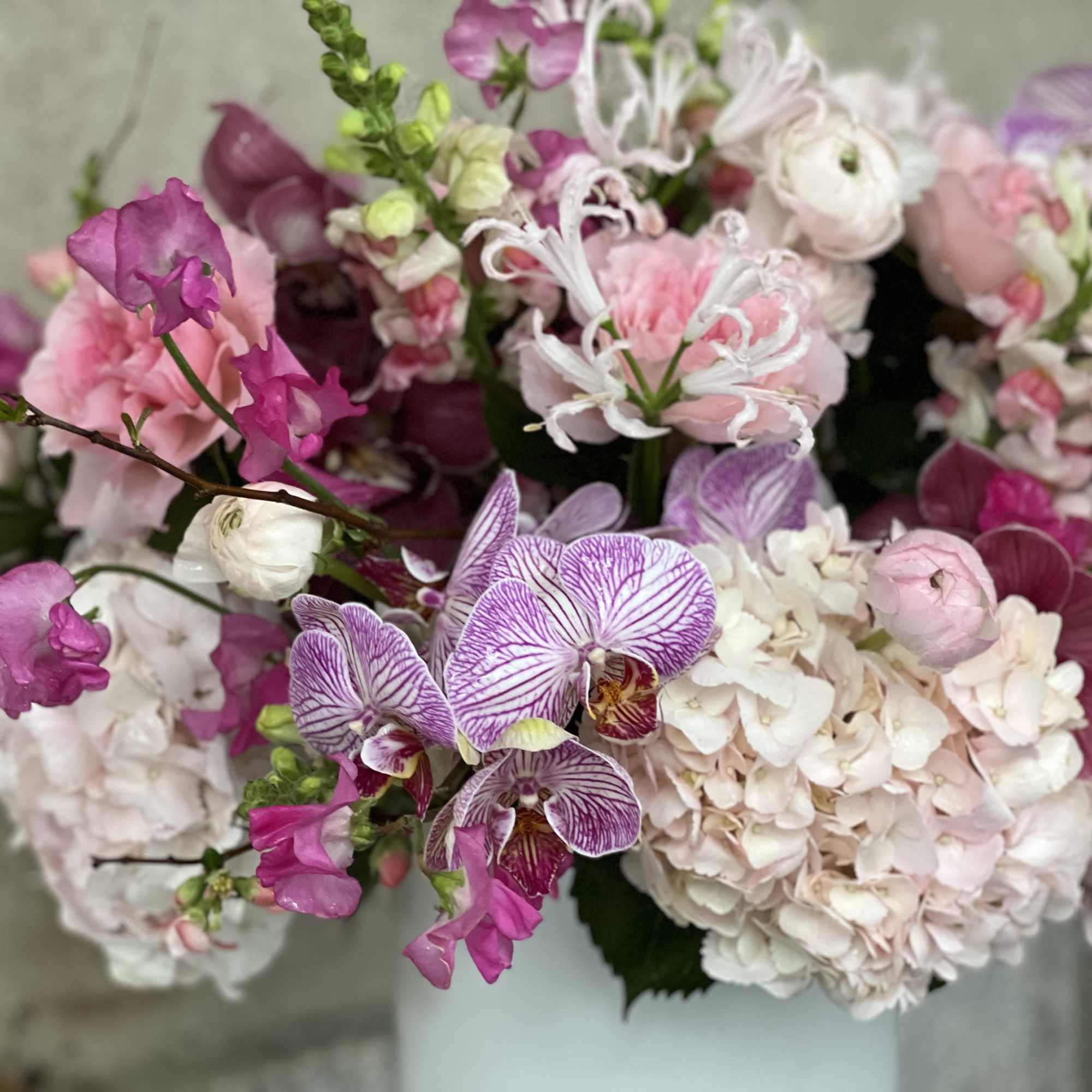 Features, lush light pink hydrangeas, garden roses Mayra, light pink ranunculos, Japanese, photo 4 of 6