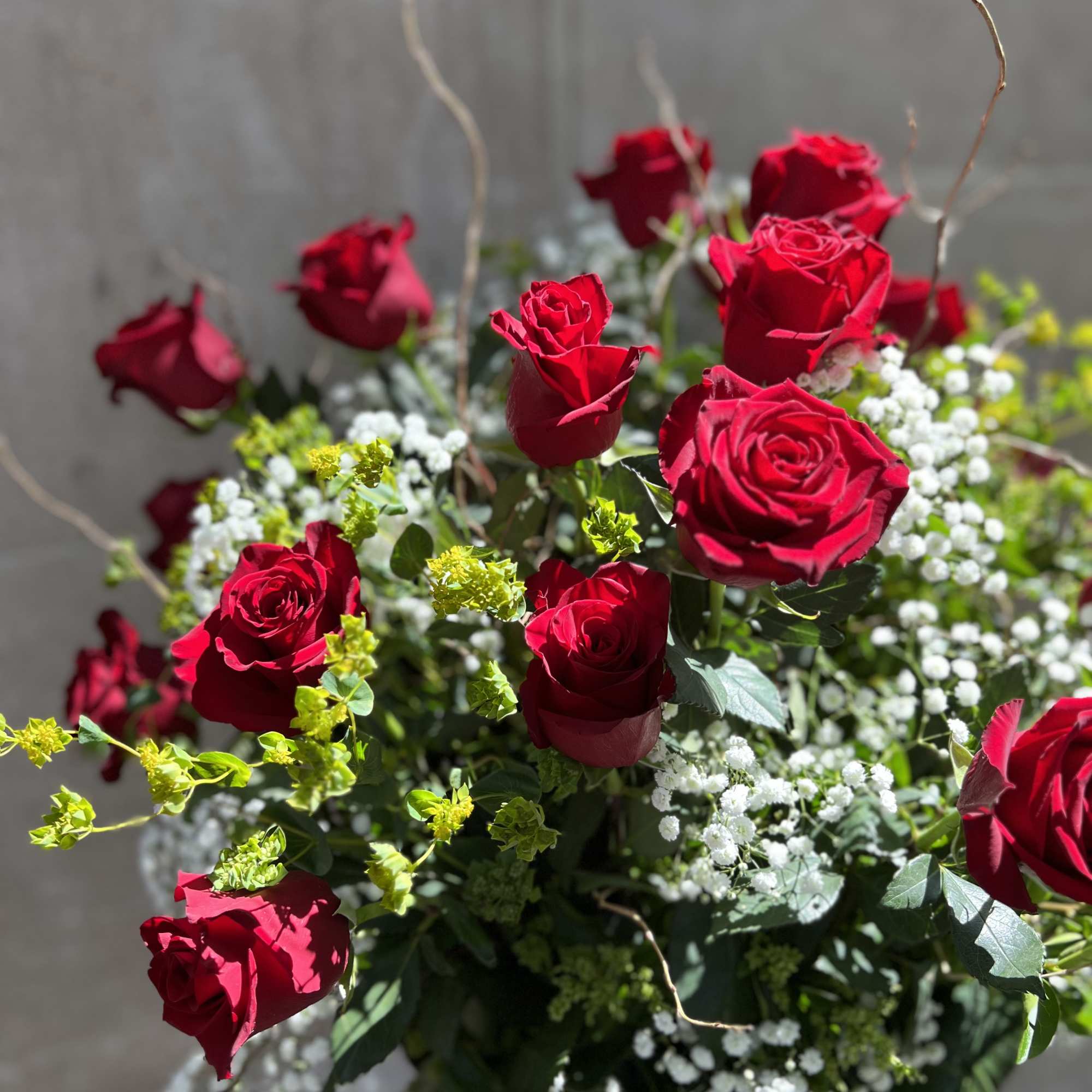 We are pleased to highlight our exquisite collection of long-stemmed roses, expertly, photo 3 of 9